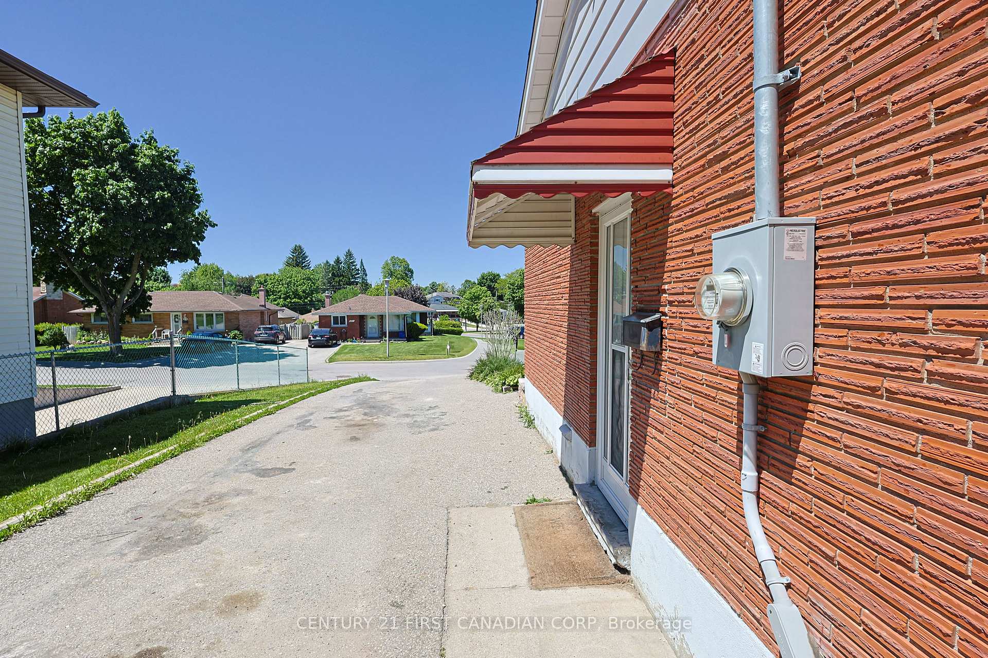 Photo 18 of Unit Upper, 268 Burlington Crescent, London, South J — HOMEH