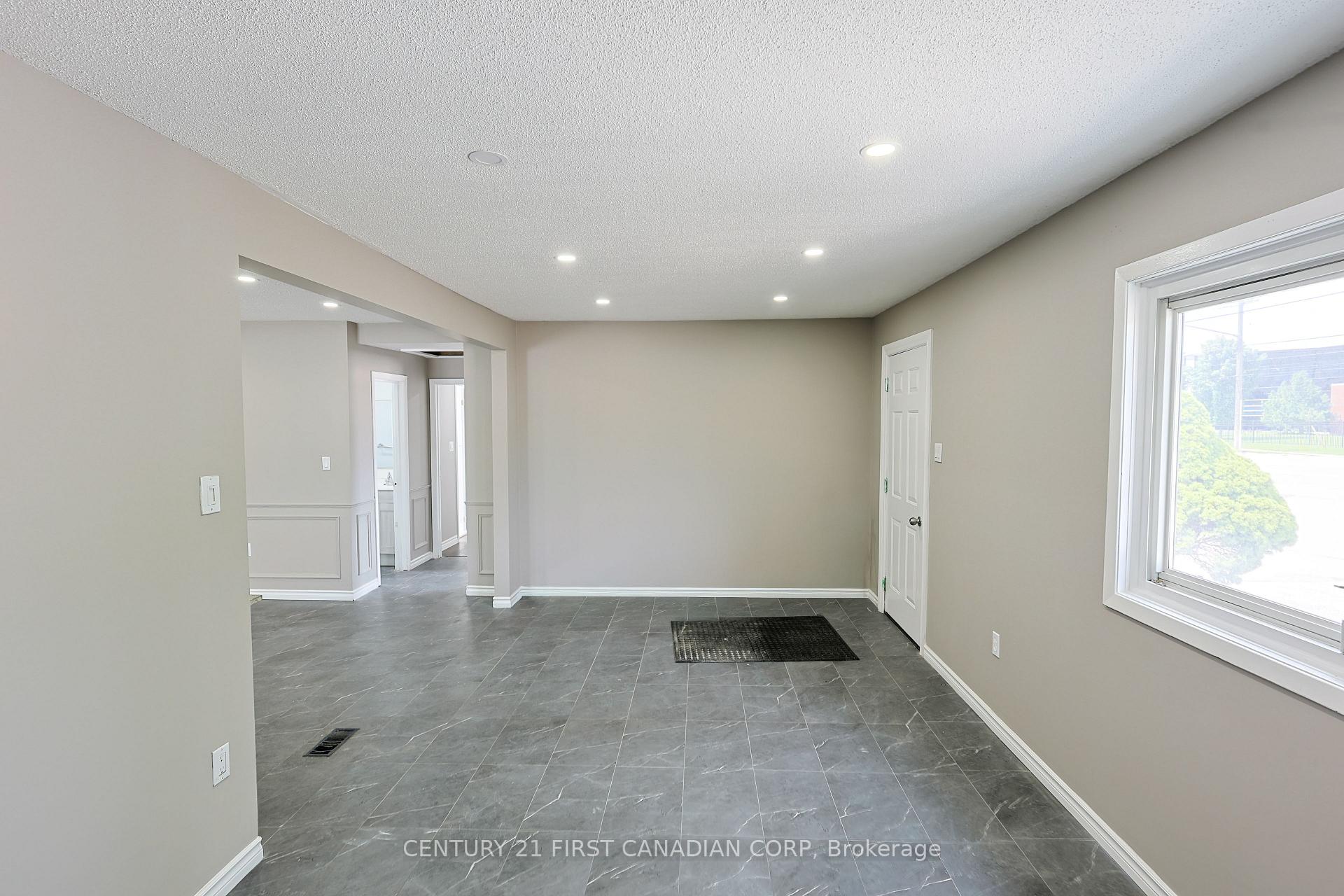 Photo 11 of Unit Upper Unit, 1775 Oxford Street E, London, East H — HOMEH