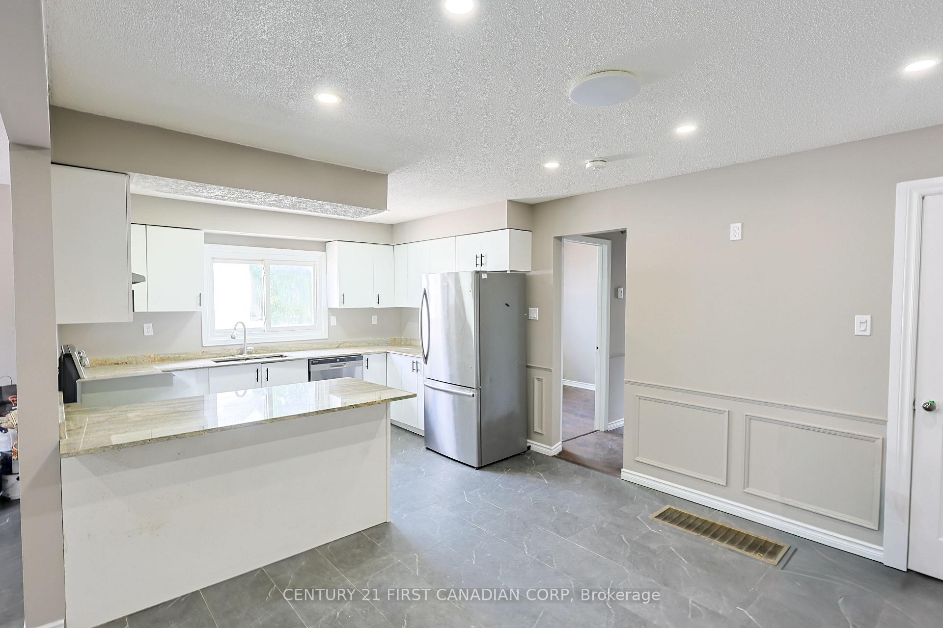 Photo 7 of Unit Upper Unit, 1775 Oxford Street E, London, East H — HOMEH