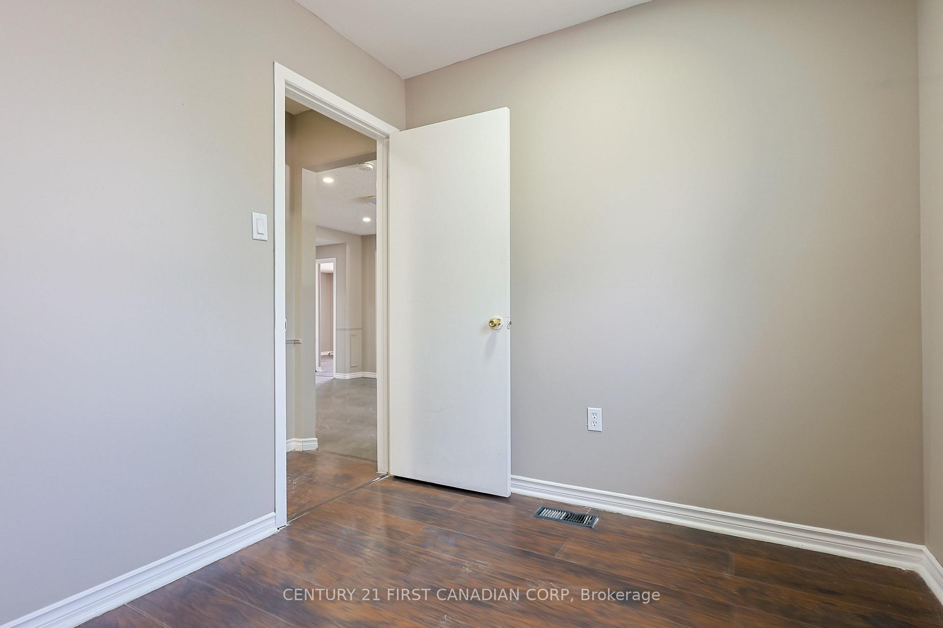 Photo 14 of Unit Upper Unit, 1775 Oxford Street E, London, East H — HOMEH