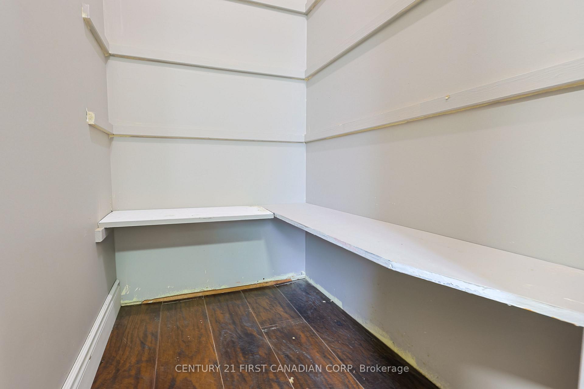 Photo 17 of Unit Upper Unit, 1775 Oxford Street E, London, East H — HOMEH