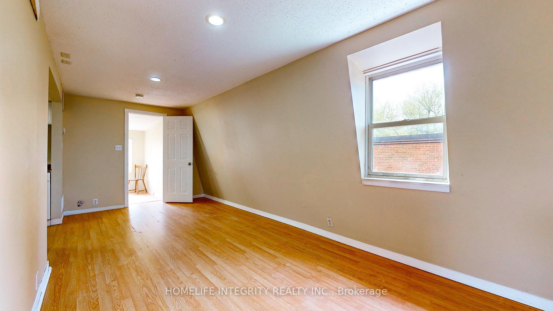 Photo 8 of 60 William Street, Orangeville — HOMEH