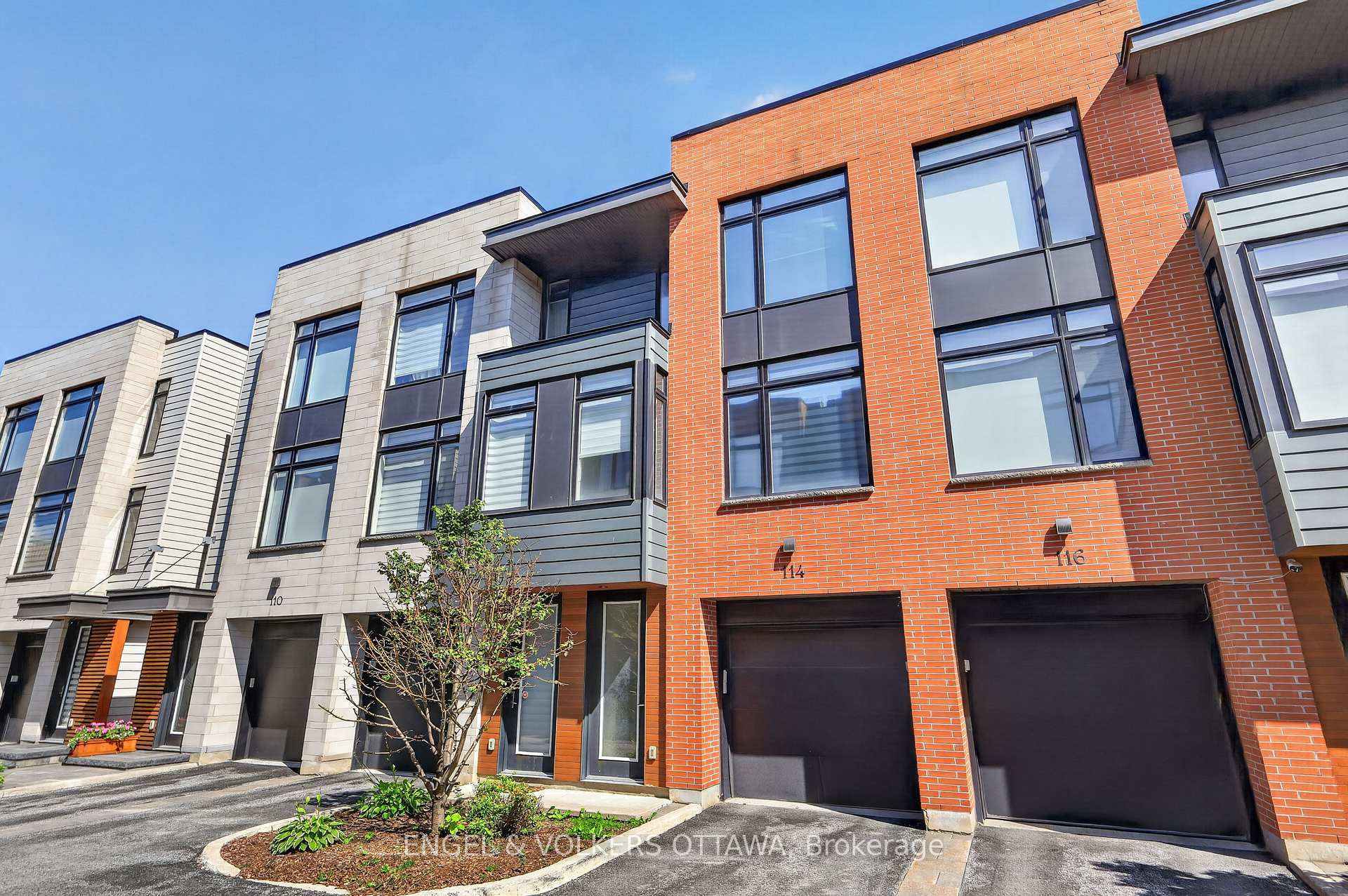 Photo 3 of 114 Jemruss Private, Ottawa, West Centre Town — HOMEH