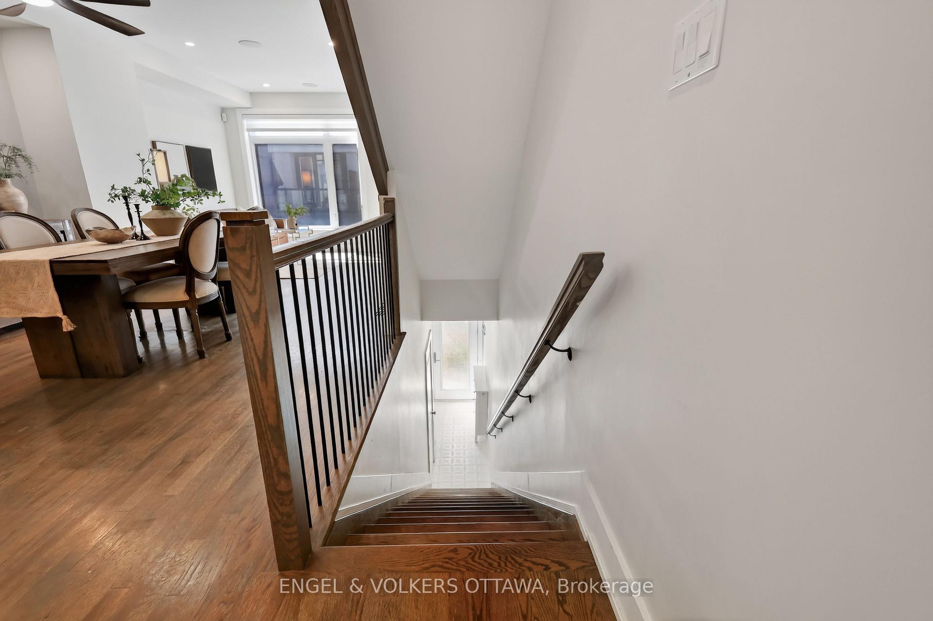 Photo 6 of 114 Jemruss Private, Ottawa, West Centre Town — HOMEH