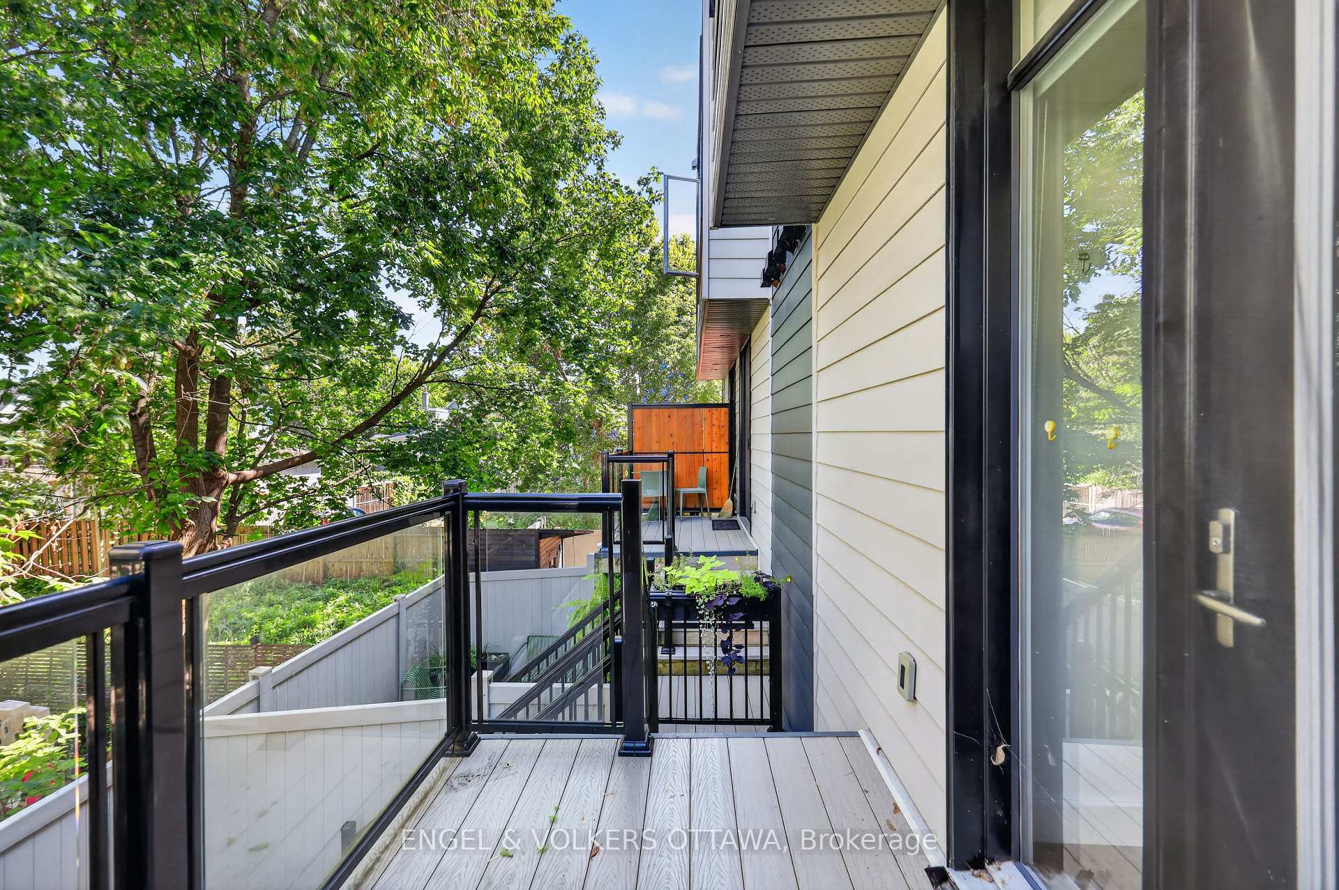Photo 38 of 114 Jemruss Private, Ottawa, West Centre Town — HOMEH