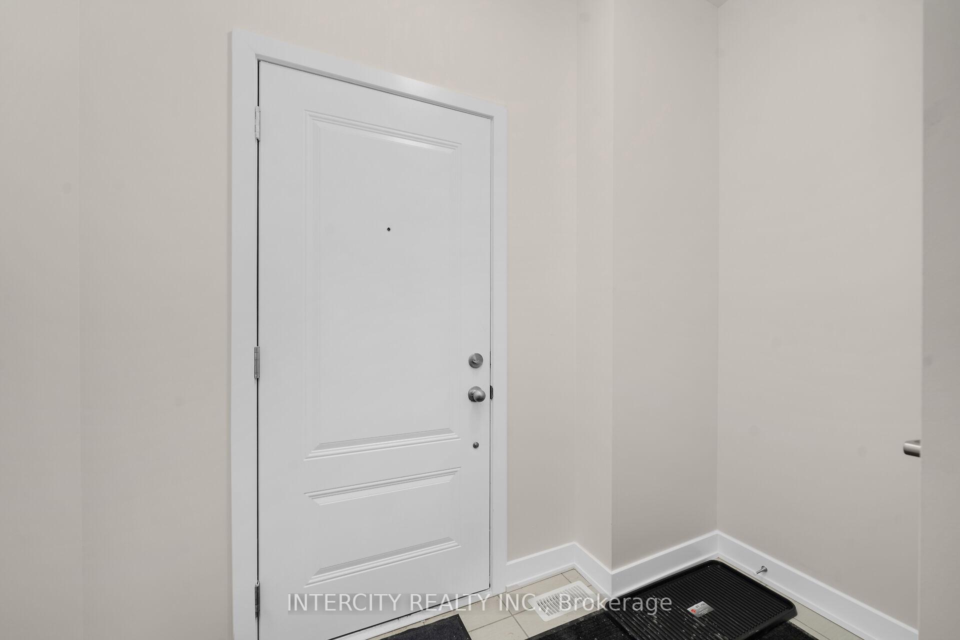 Photo 3 of Unit Blk 7 Unit 3, 100 Walden Drive, Shelburne — HOMEH