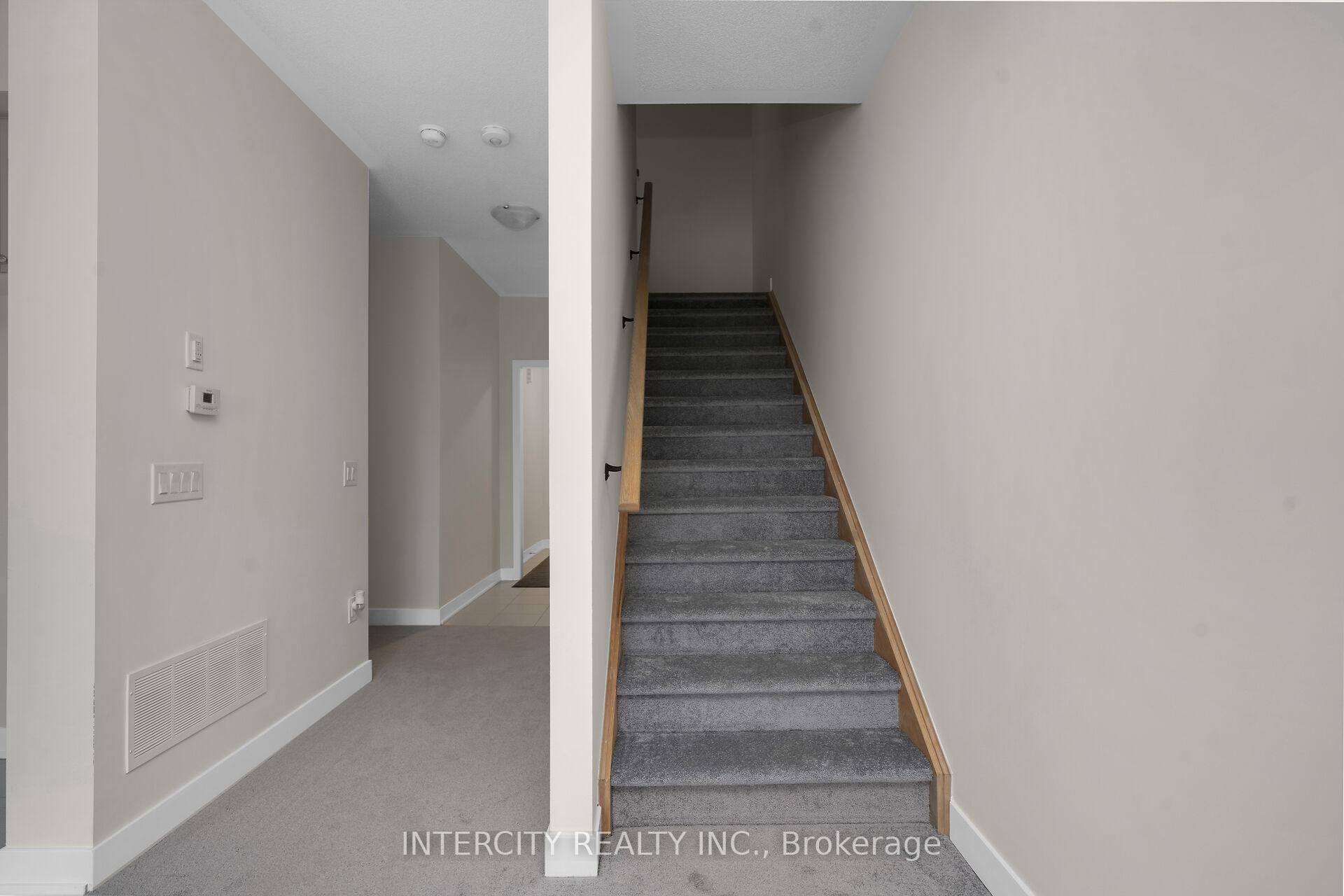 Photo 13 of Unit Blk 7 Unit 3, 100 Walden Drive, Shelburne — HOMEH