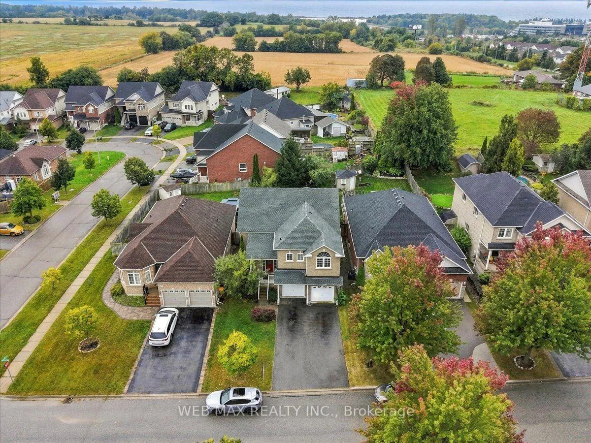 Photo 32 of 7 Dudley Court, Clarington, Courtice — HOMEH