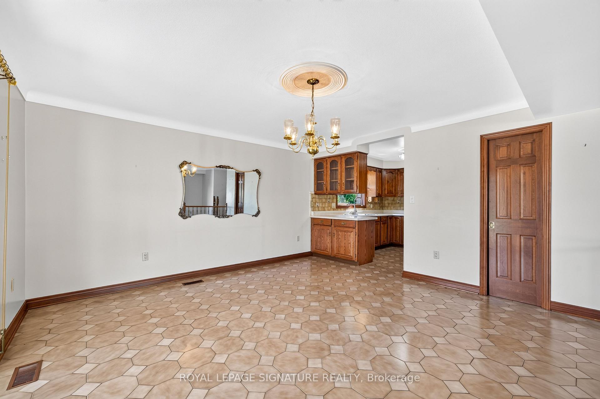 Photo 4 of 6065 Saint Anthony Crescent, Niagara Falls, Church's Lane — HOMEH