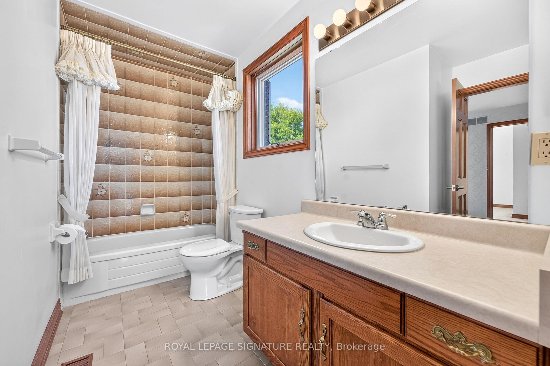 Photo 20 of 6065 Saint Anthony Crescent, Niagara Falls, Church's Lane — HOMEH