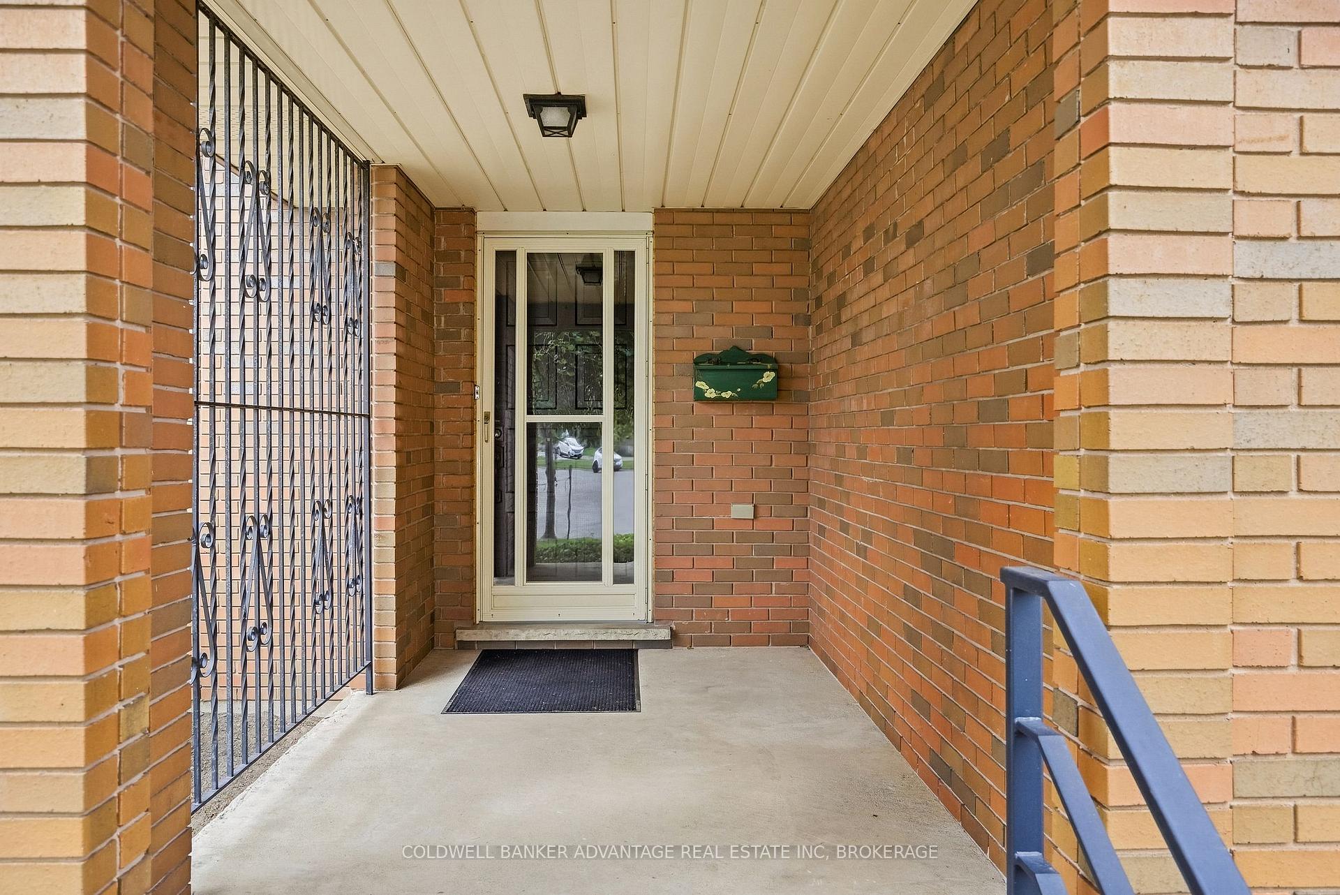 Photo 6 of 7 Lee Crescent, Thorold, Confederation Heights — HOMEH