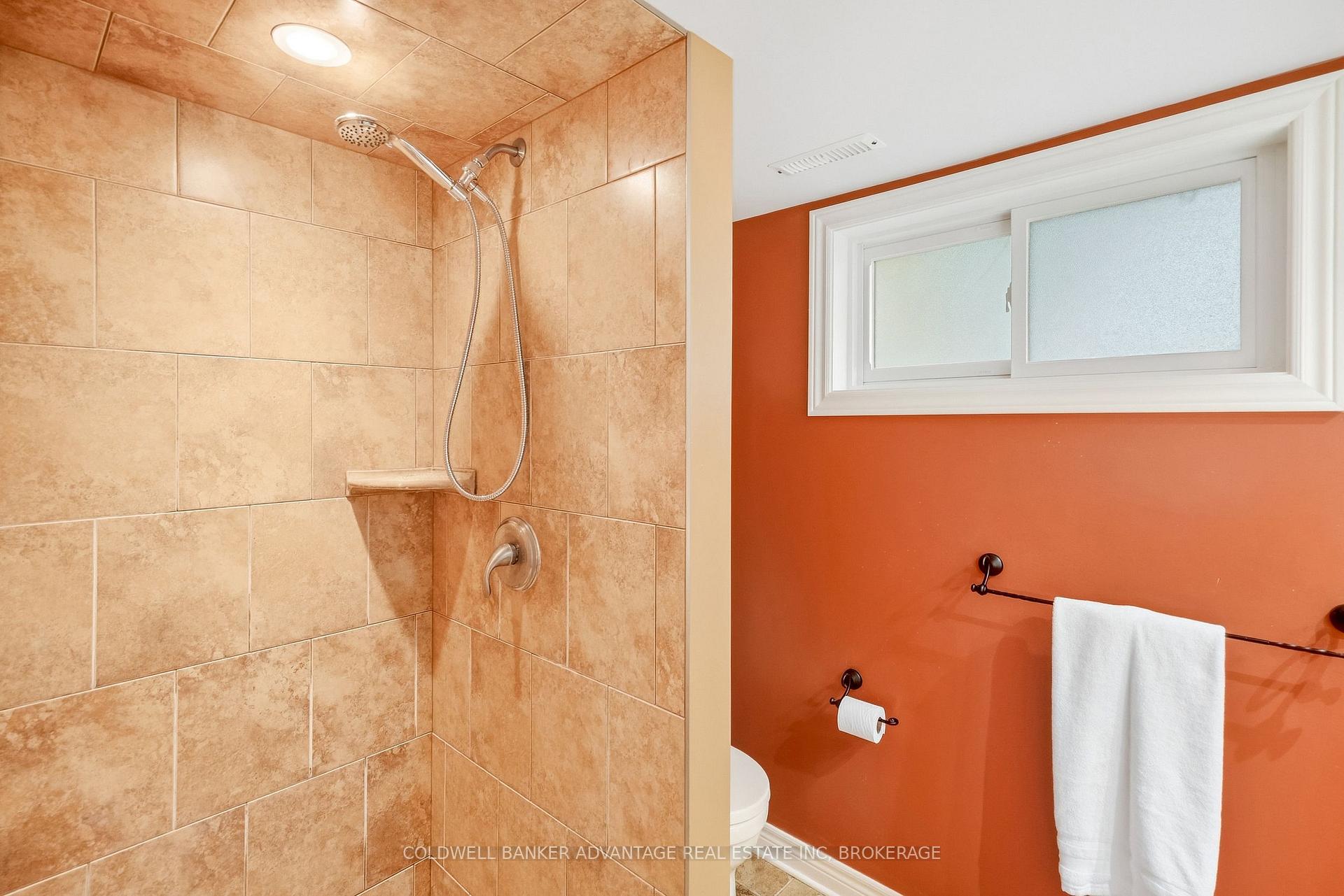 Photo 36 of 7 Lee Crescent, Thorold, Confederation Heights — HOMEH