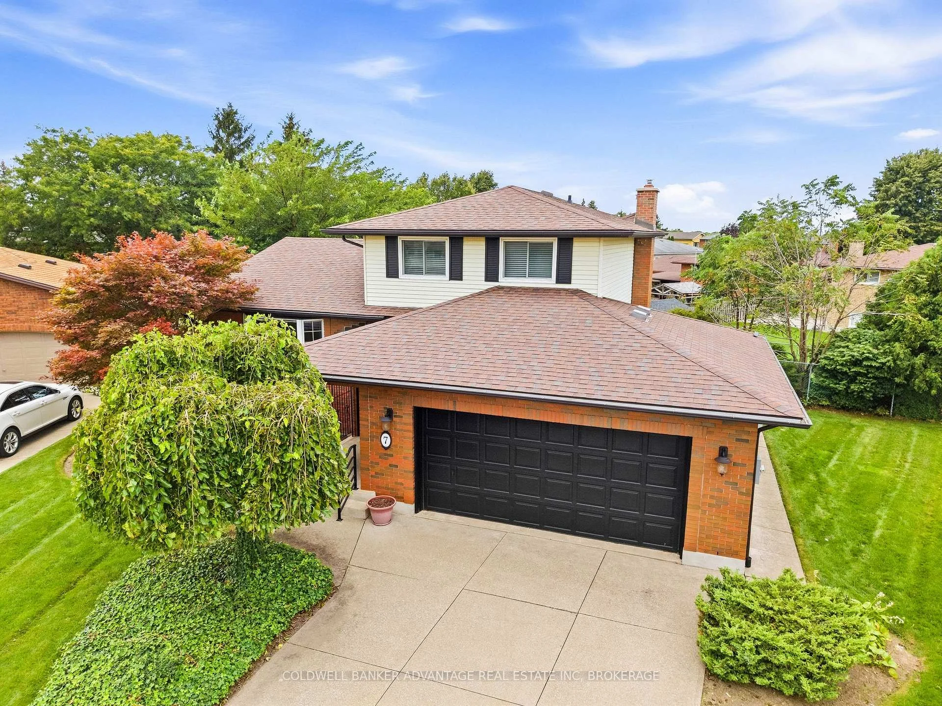 Photo 2 of 7 Lee Crescent, Thorold, Confederation Heights — HOMEH
