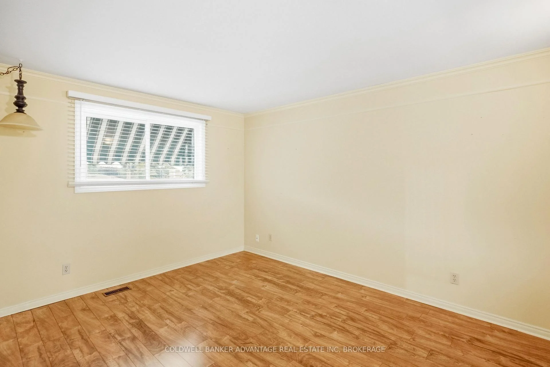 Photo 25 of 7 Lee Crescent, Thorold, Confederation Heights — HOMEH