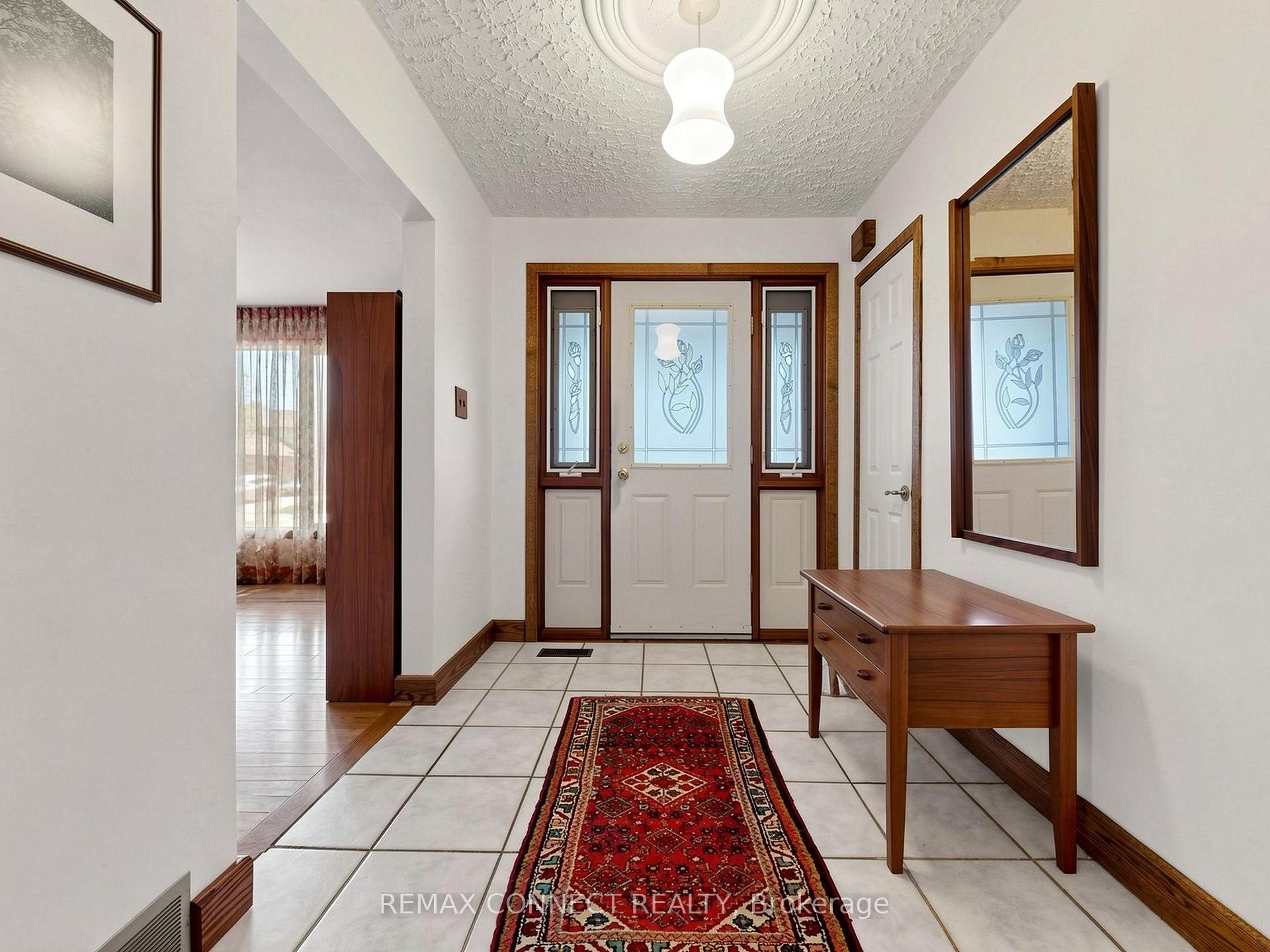 Photo 2 of 90 Sylvan Avenue, Scarborough, Scarborough Village — HOMEH