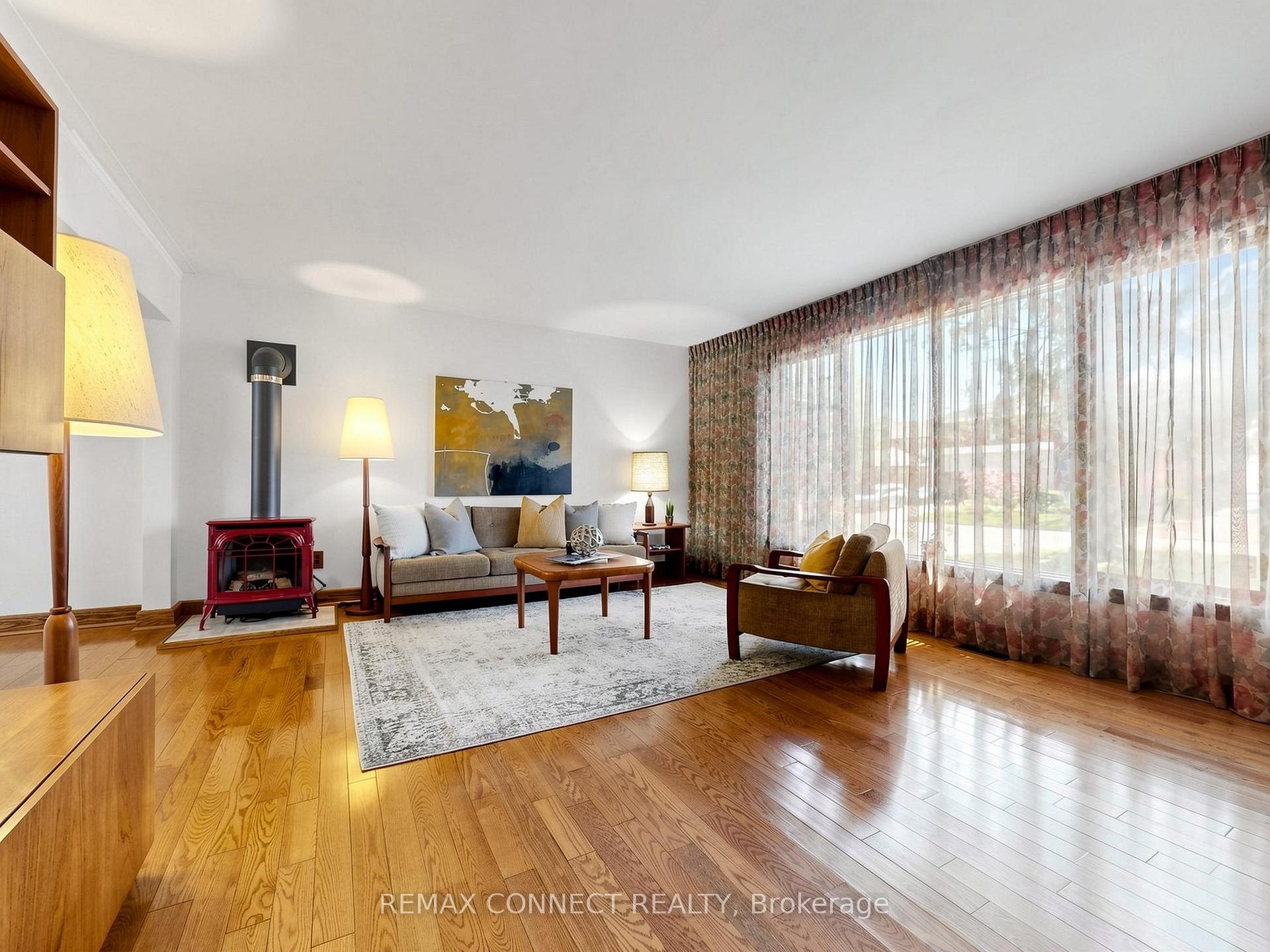 Photo 3 of 90 Sylvan Avenue, Scarborough, Scarborough Village — HOMEH