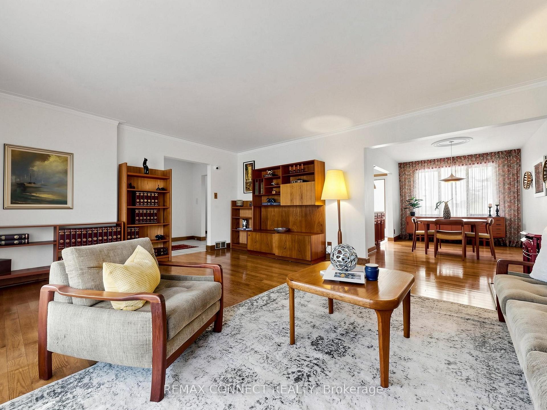 Photo 5 of 90 Sylvan Avenue, Scarborough, Scarborough Village — HOMEH