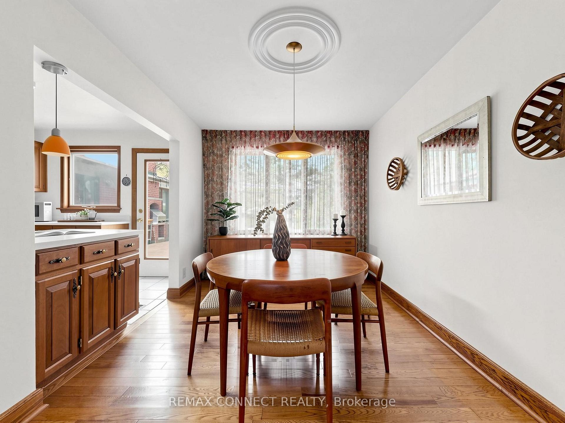 Photo 6 of 90 Sylvan Avenue, Scarborough, Scarborough Village — HOMEH