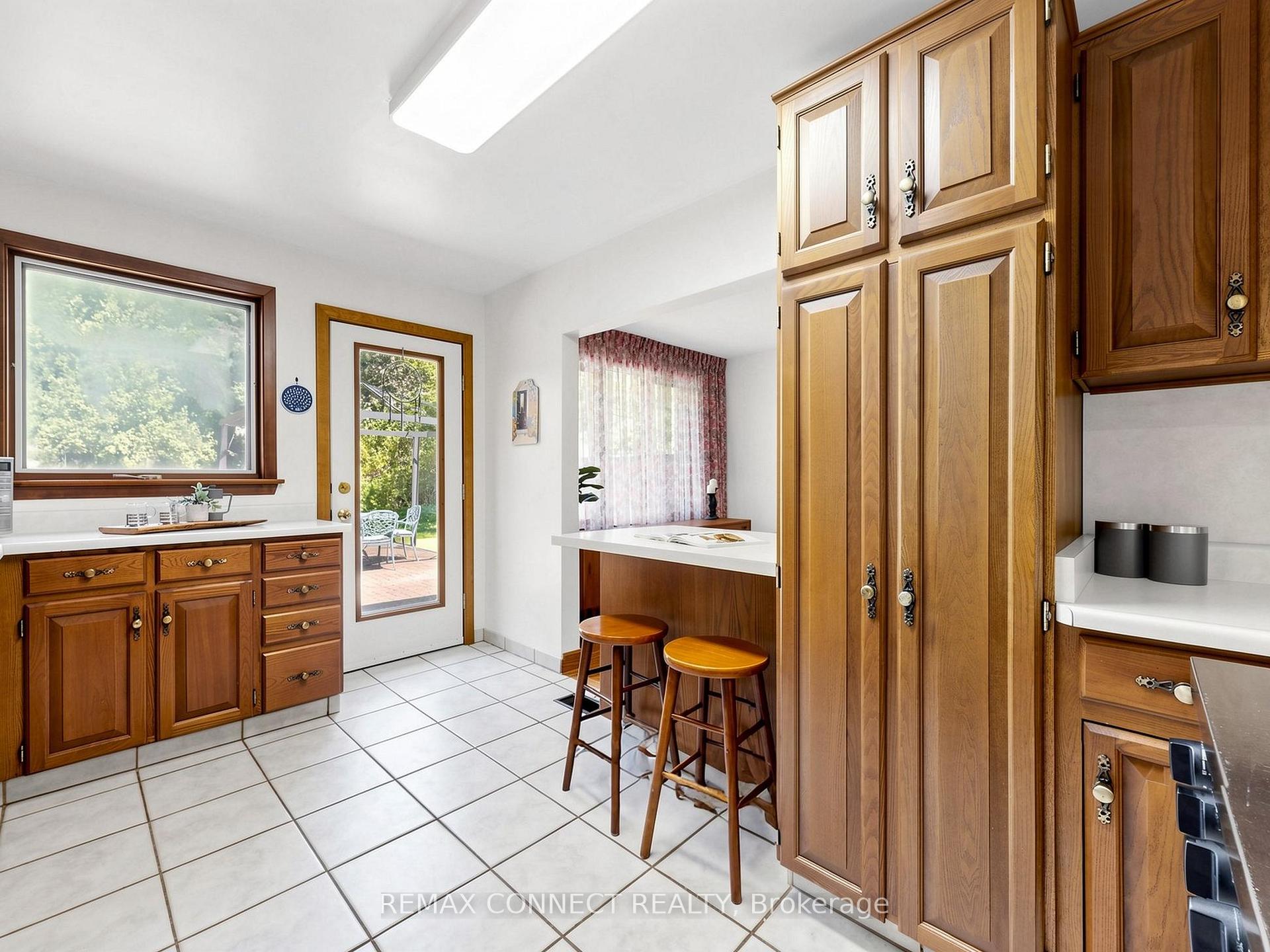 Photo 10 of 90 Sylvan Avenue, Scarborough, Scarborough Village — HOMEH