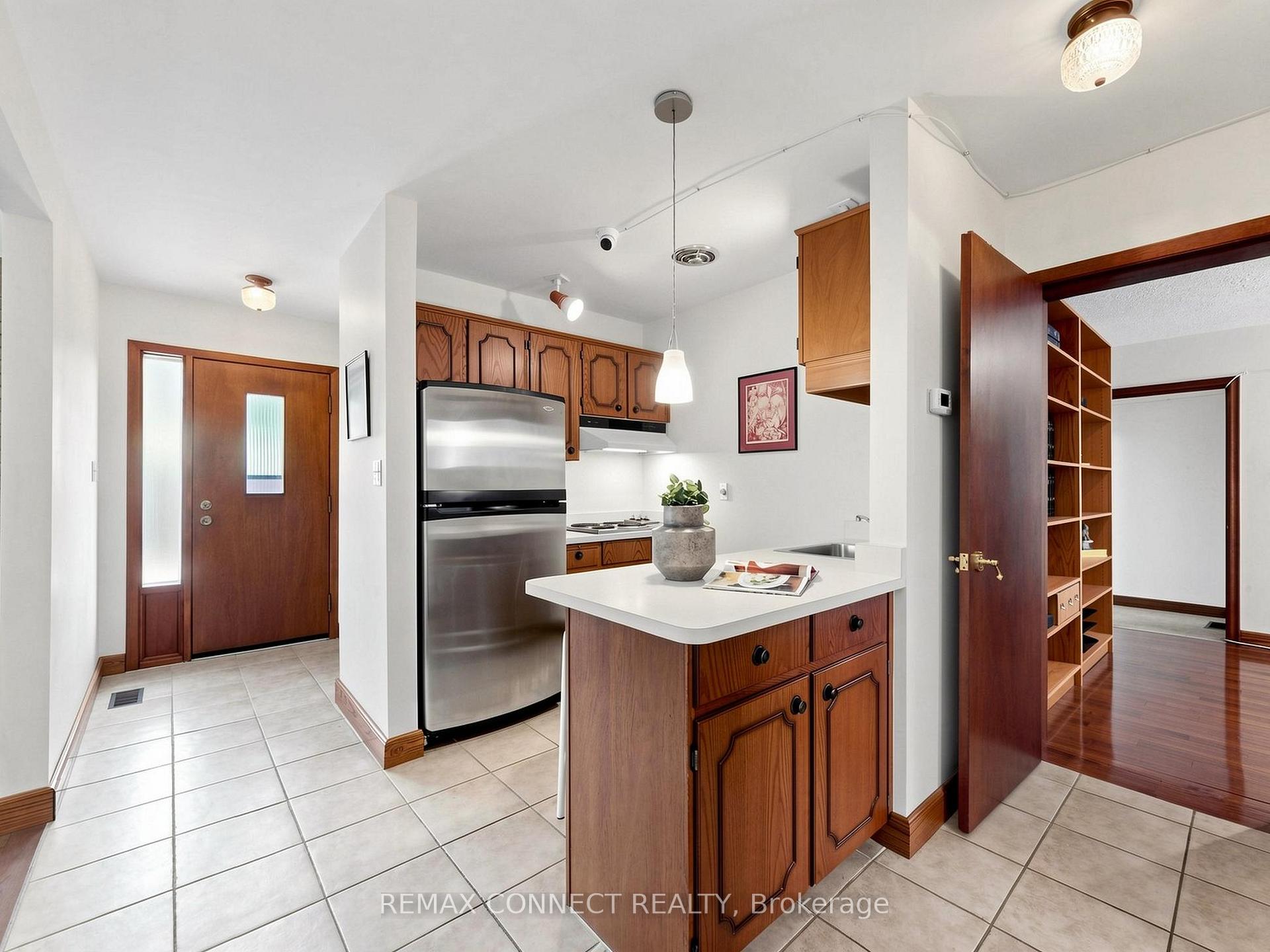 Photo 16 of 90 Sylvan Avenue, Scarborough, Scarborough Village — HOMEH