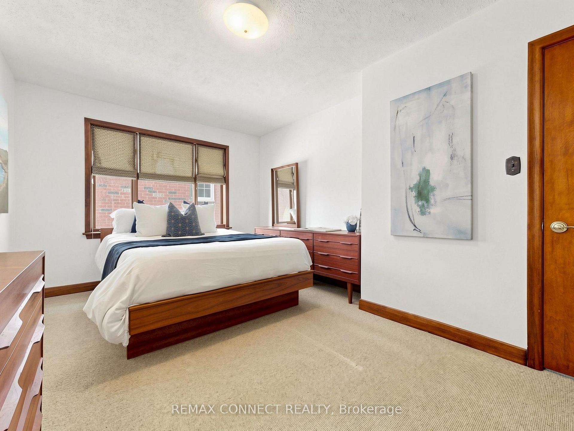 Photo 19 of 90 Sylvan Avenue, Scarborough, Scarborough Village — HOMEH