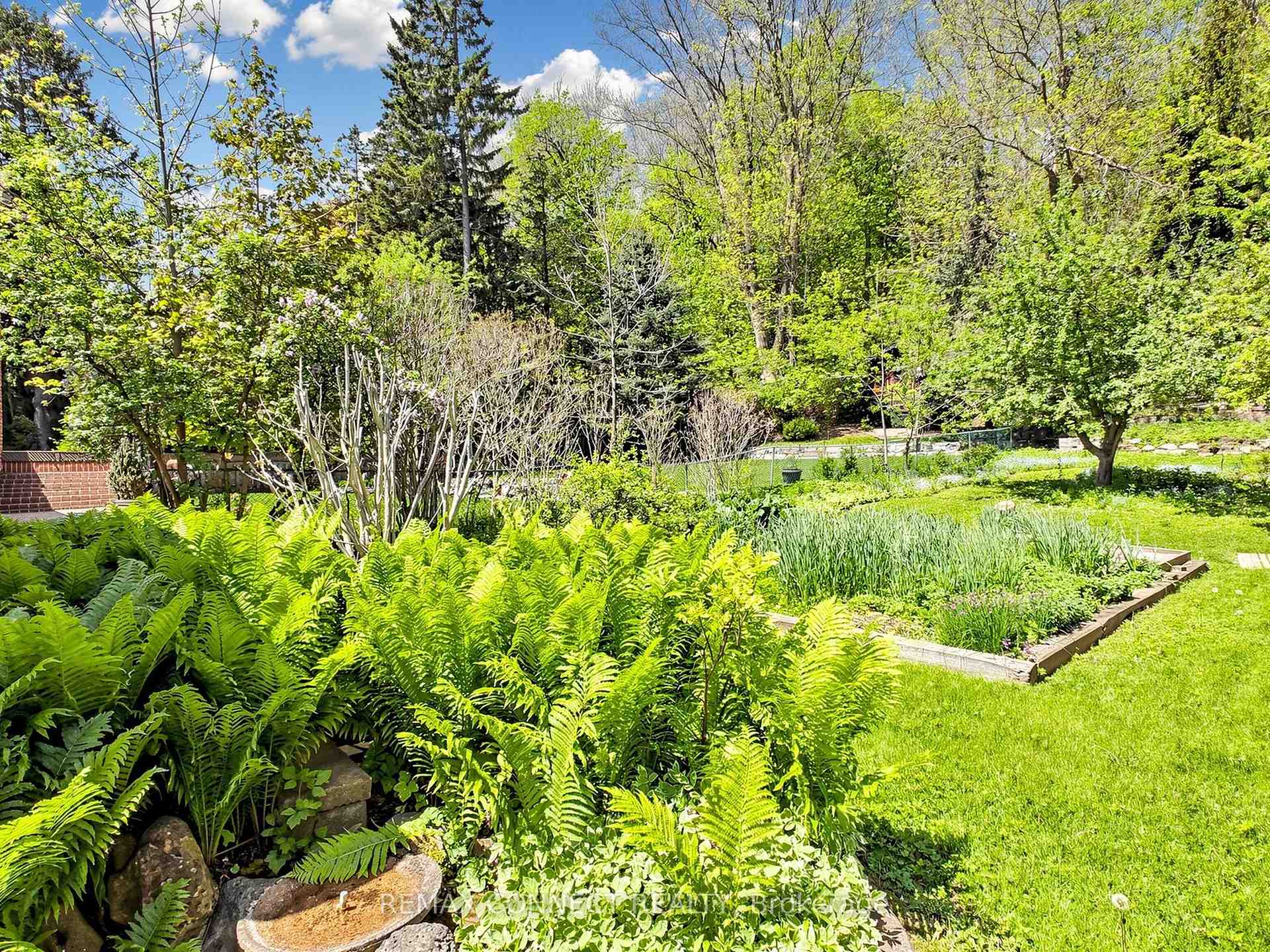 Photo 37 of 90 Sylvan Avenue, Scarborough, Scarborough Village — HOMEH