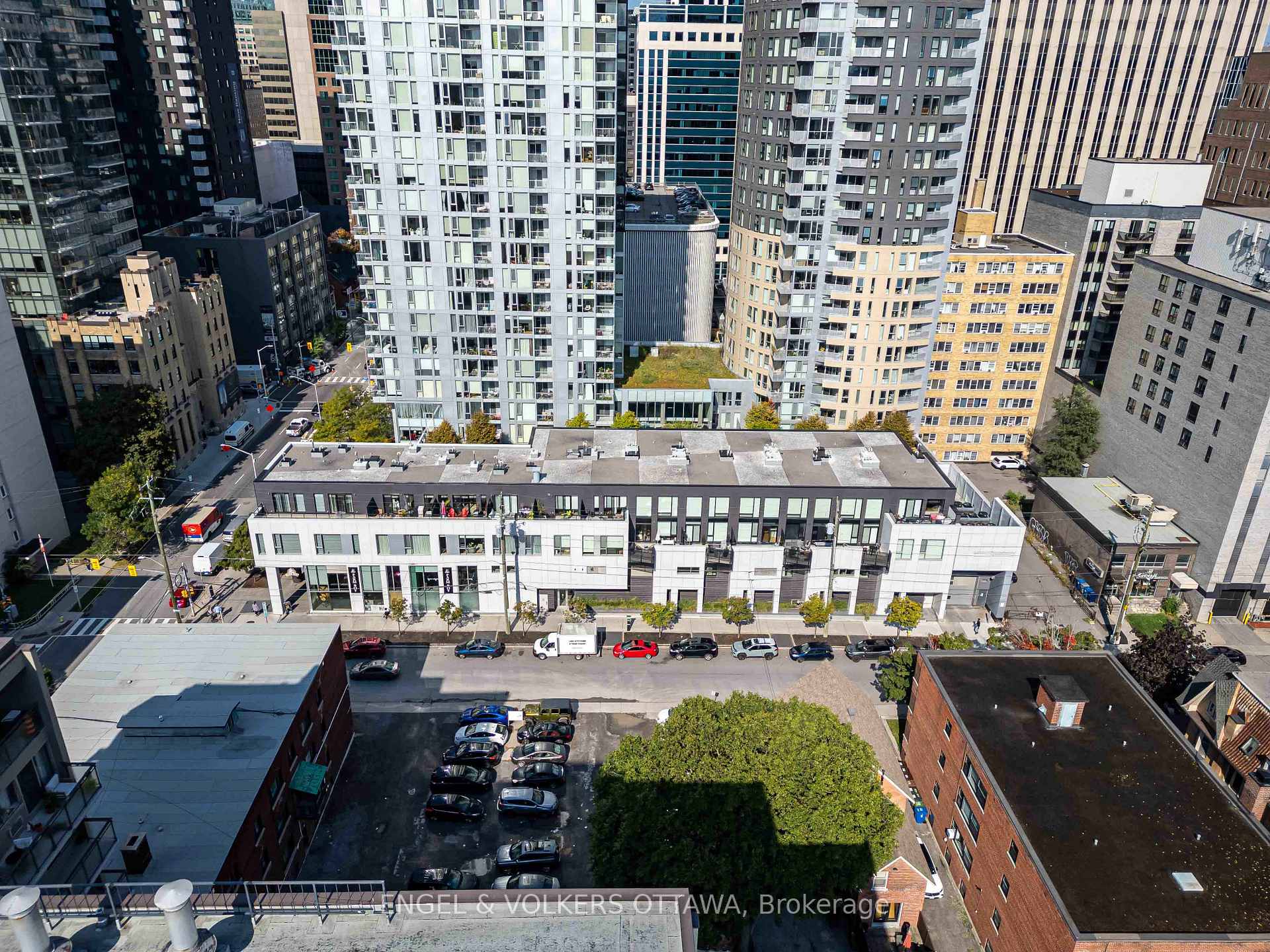 Front of Unit 202, 197 Lisgar Street