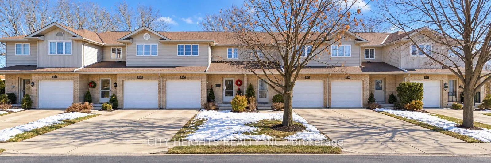 Photo of Unit Upper Level, 1058 Lexington Circle
