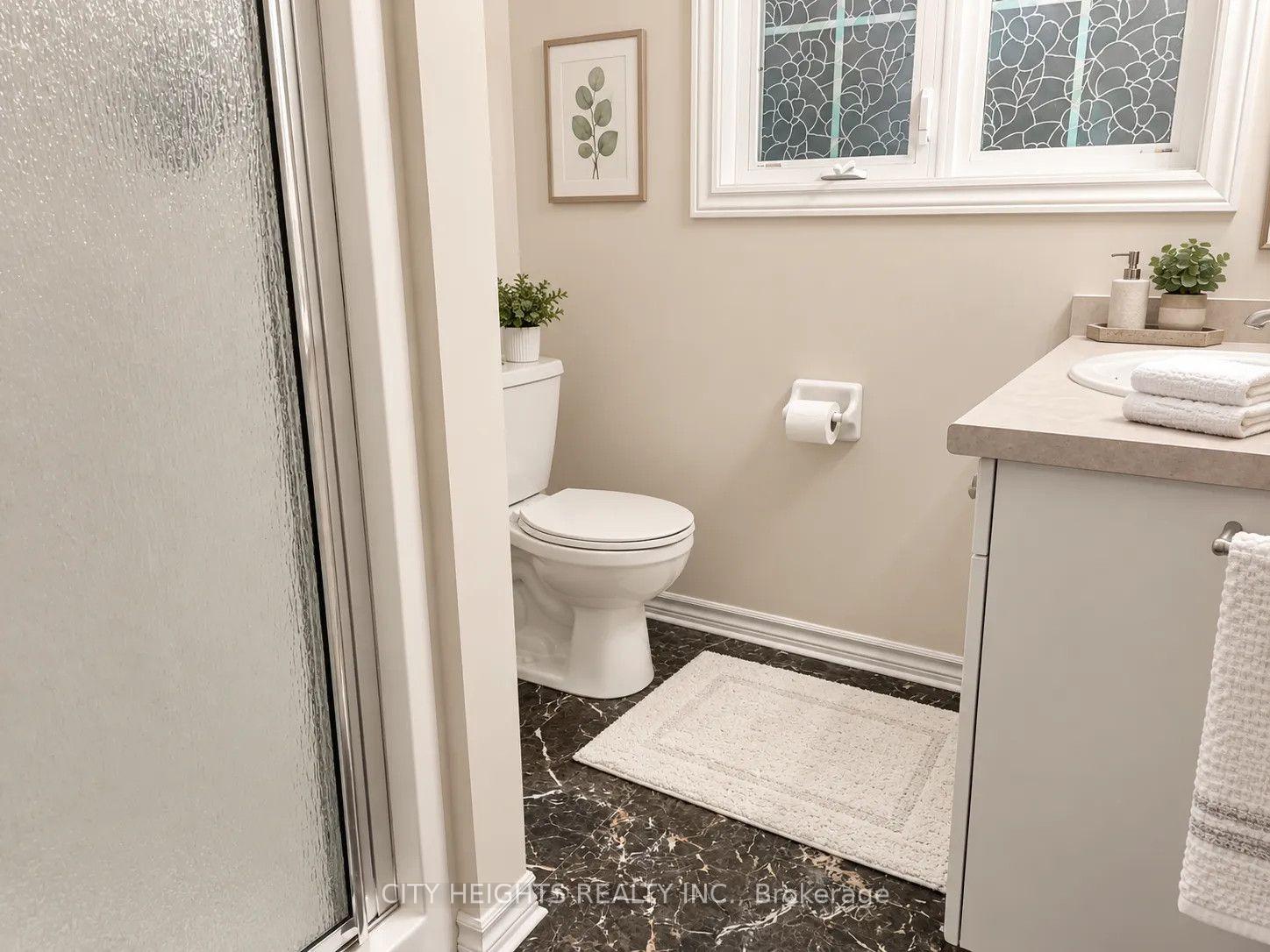 Photo 4 of Unit Upper Level, 1058 Lexington Circle, Windsor, Riverside - Windsor — HOMEH