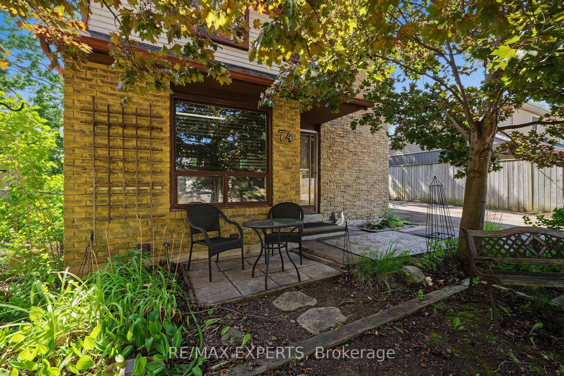 Photo 5 of 74 Downey Drive, Caledon, Bolton East — HOMEH