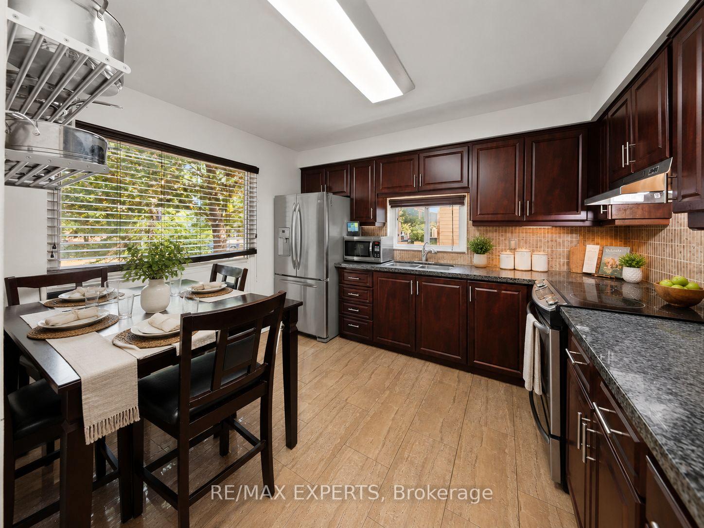 Photo 7 of 74 Downey Drive, Caledon, Bolton East — HOMEH