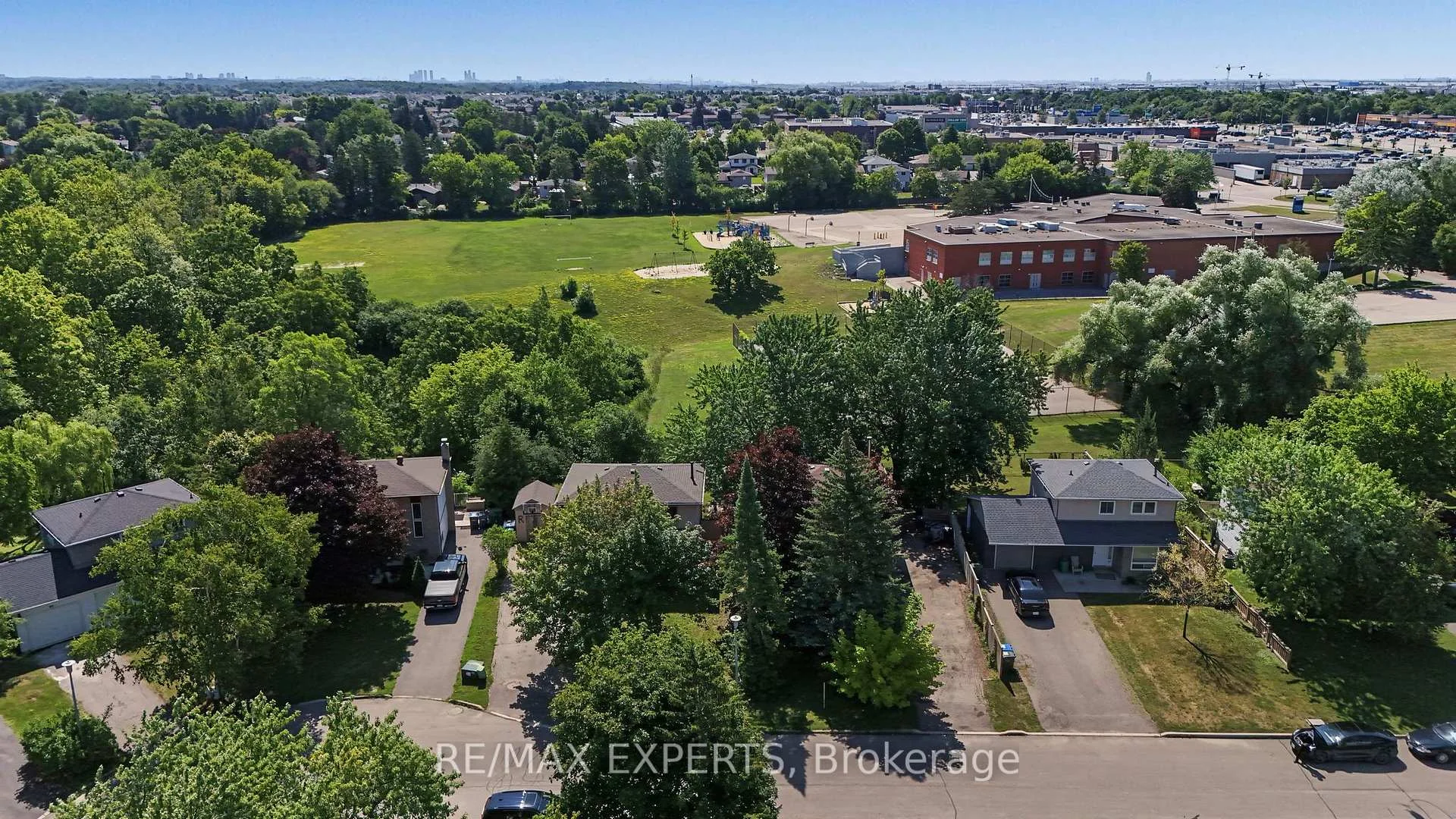 Photo 46 of 74 Downey Drive, Caledon, Bolton East — HOMEH