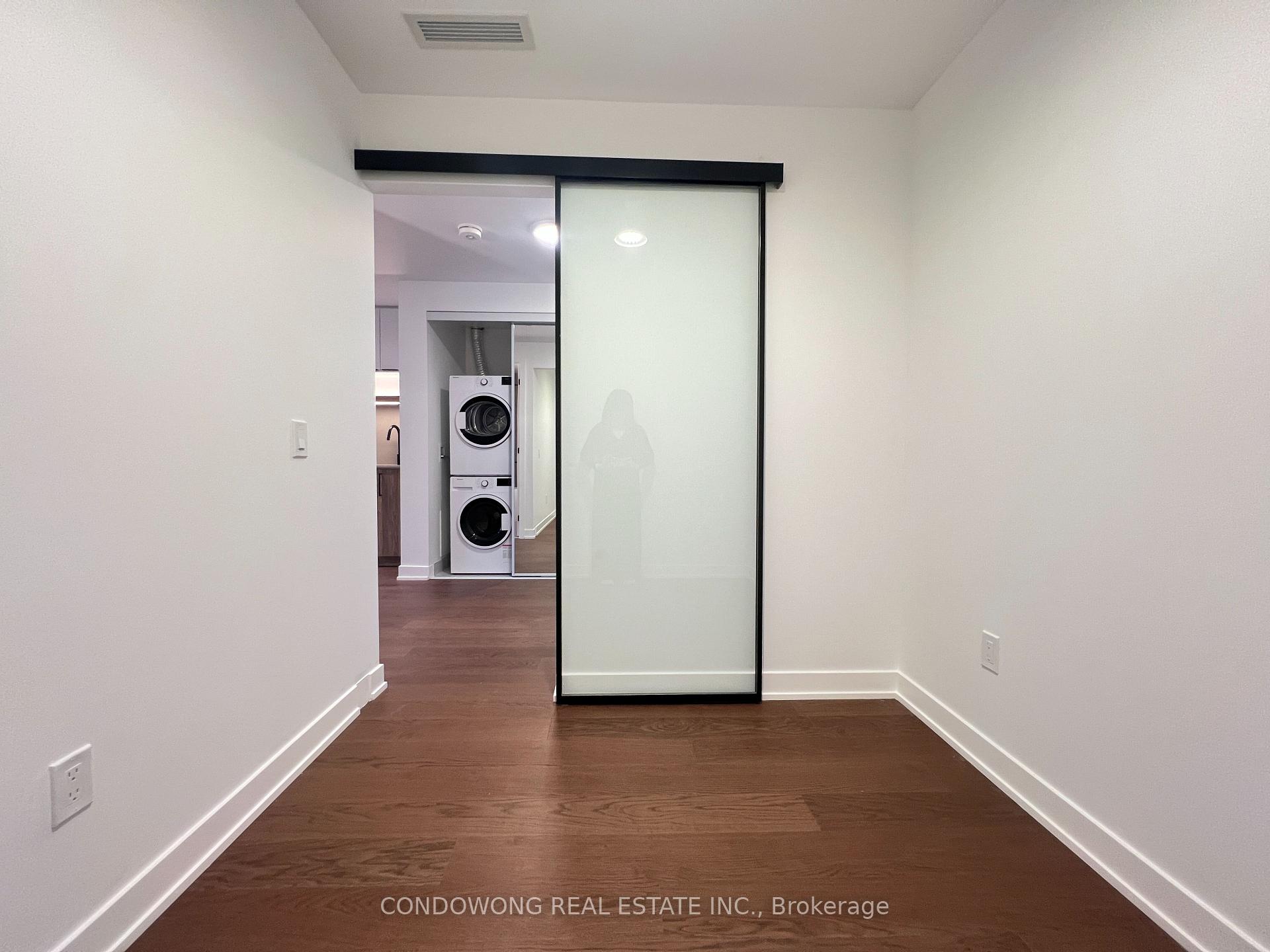 Photo 4 of Unit 2009, 91 Montclair Avenue, Toronto, Forest Hill South — HOMEH