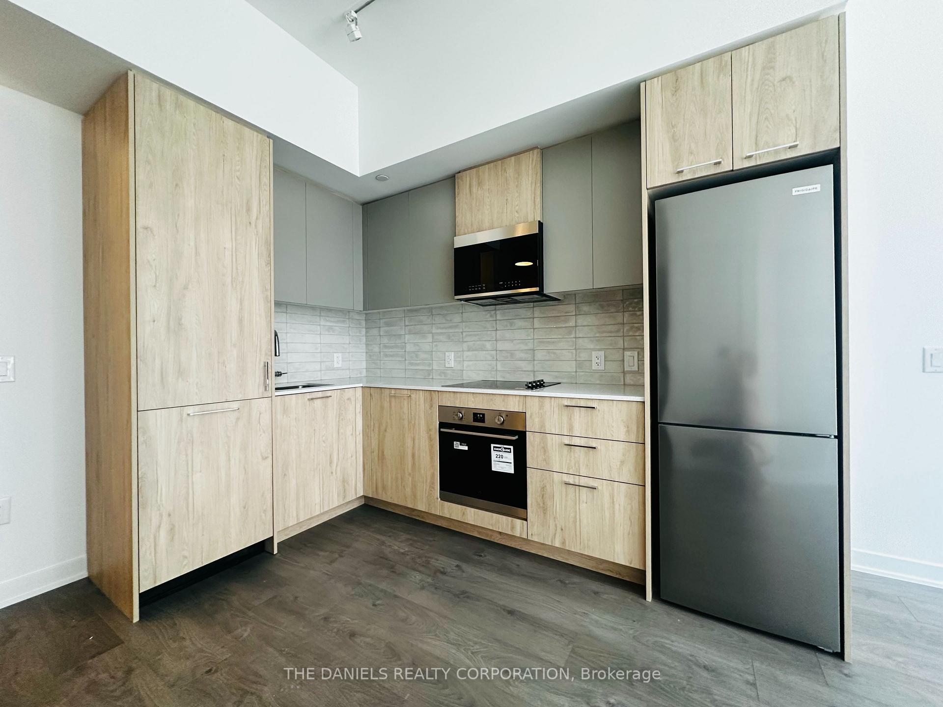 Front of Unit 319, 10 Oak Street