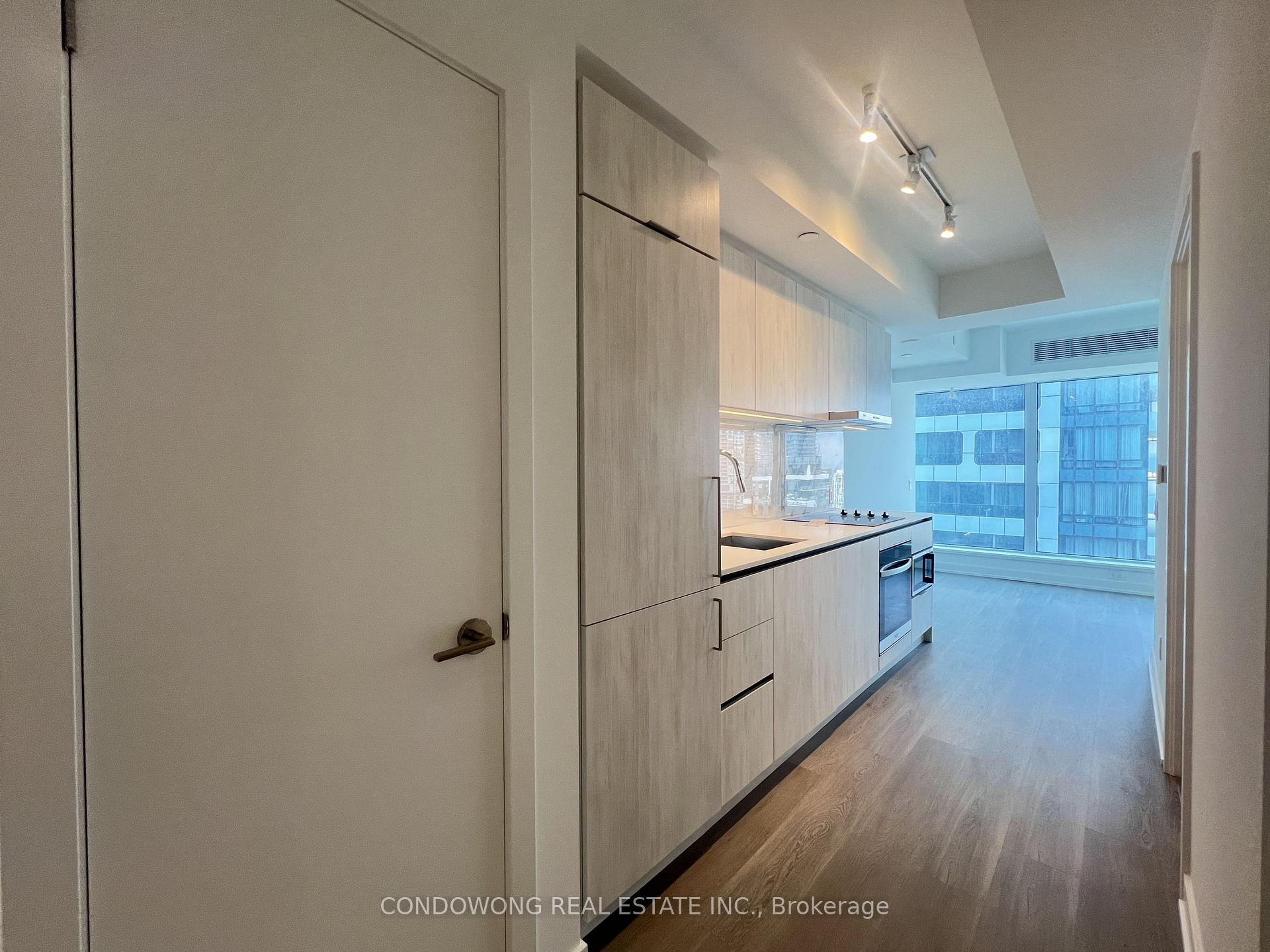Photo 2 of Unit 4508, 8 Wellesley Street W, Toronto, Bay Street Corridor — HOMEH