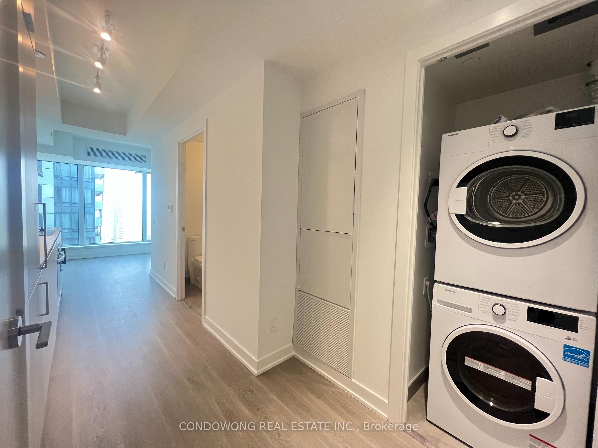Photo 3 of Unit 4508, 8 Wellesley Street W, Toronto, Bay Street Corridor — HOMEH