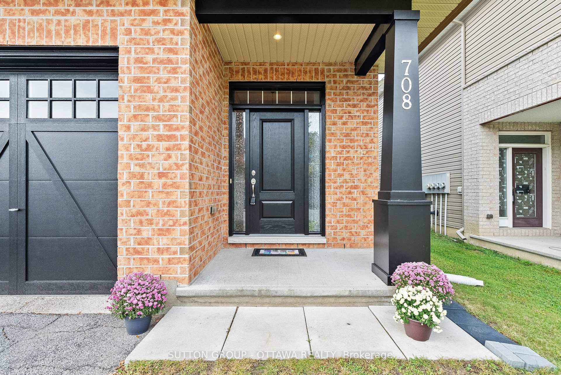 Photo 2 of 708 Hazelnut Crescent, Ottawa, Blossom Park/Kemp Park/Findlay Creek — HOMEH