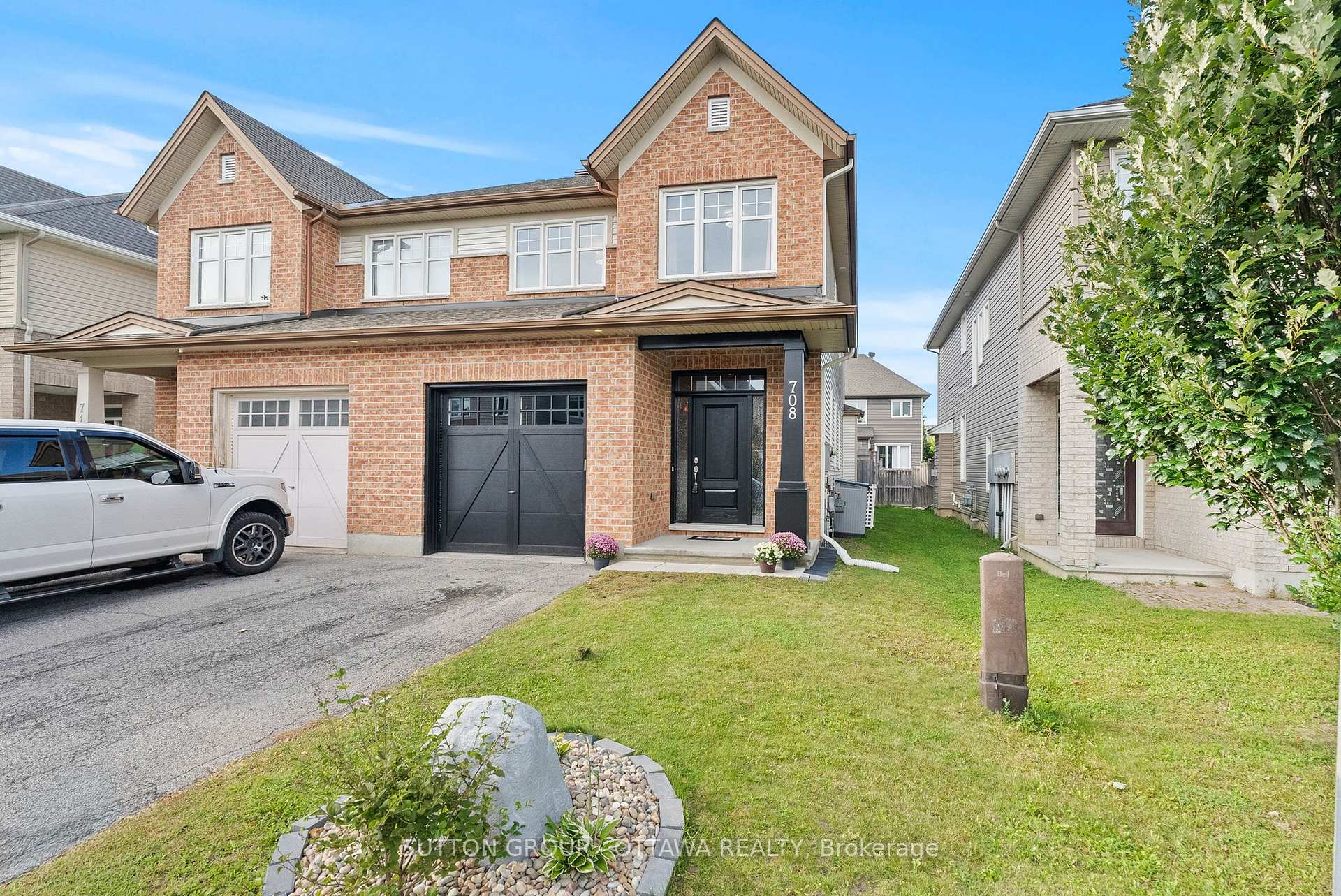 Photo 3 of 708 Hazelnut Crescent, Ottawa, Blossom Park/Kemp Park/Findlay Creek — HOMEH