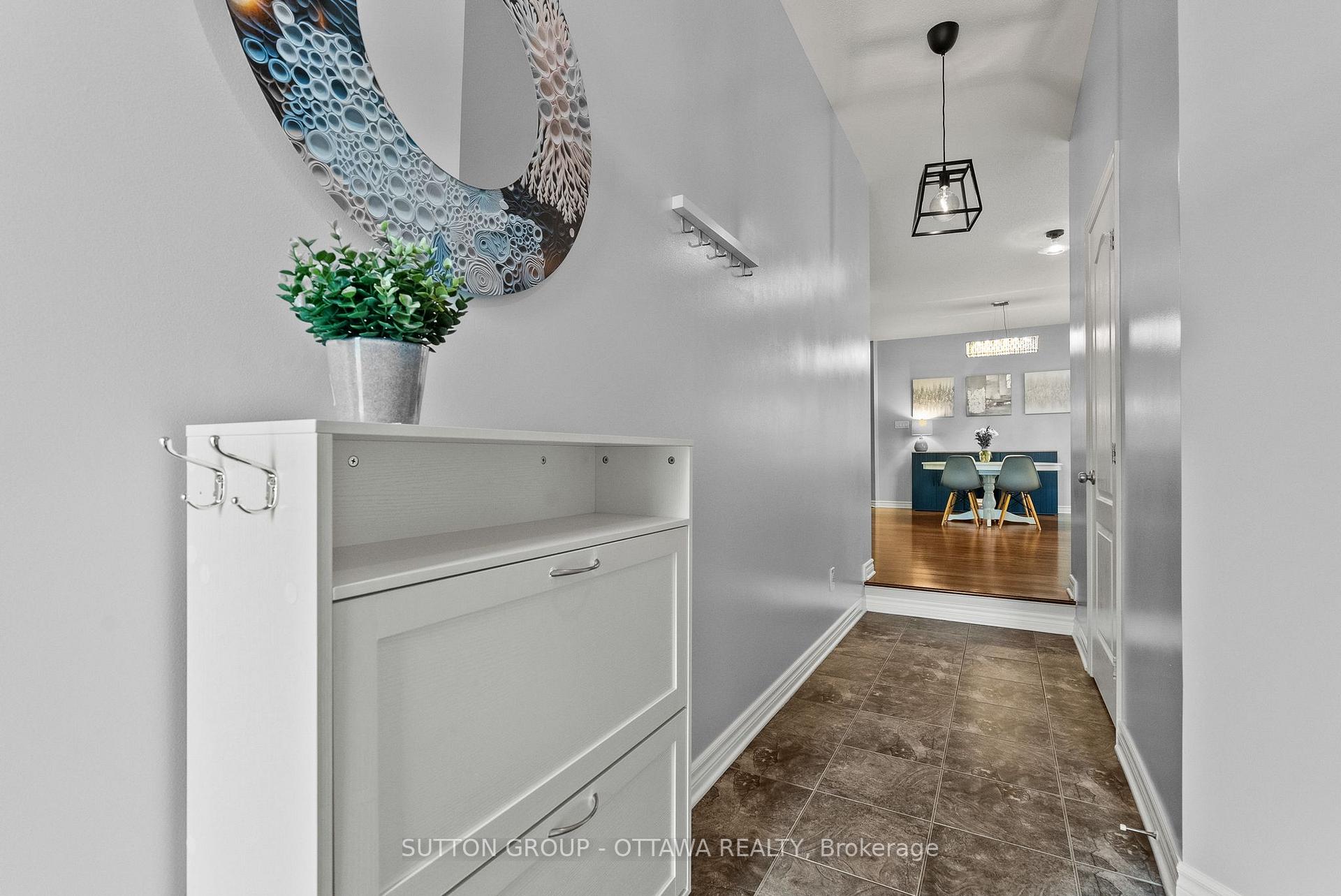 Photo 4 of 708 Hazelnut Crescent, Ottawa, Blossom Park/Kemp Park/Findlay Creek — HOMEH