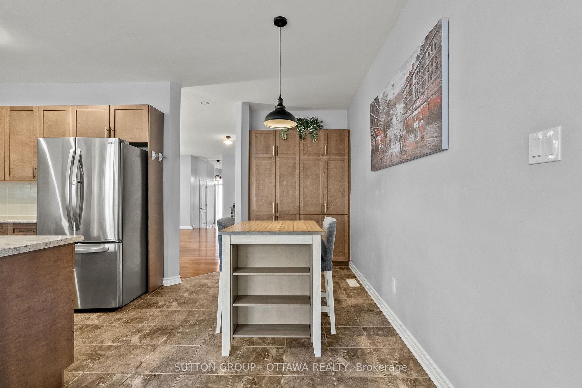 Photo 13 of 708 Hazelnut Crescent, Ottawa, Blossom Park/Kemp Park/Findlay Creek — HOMEH