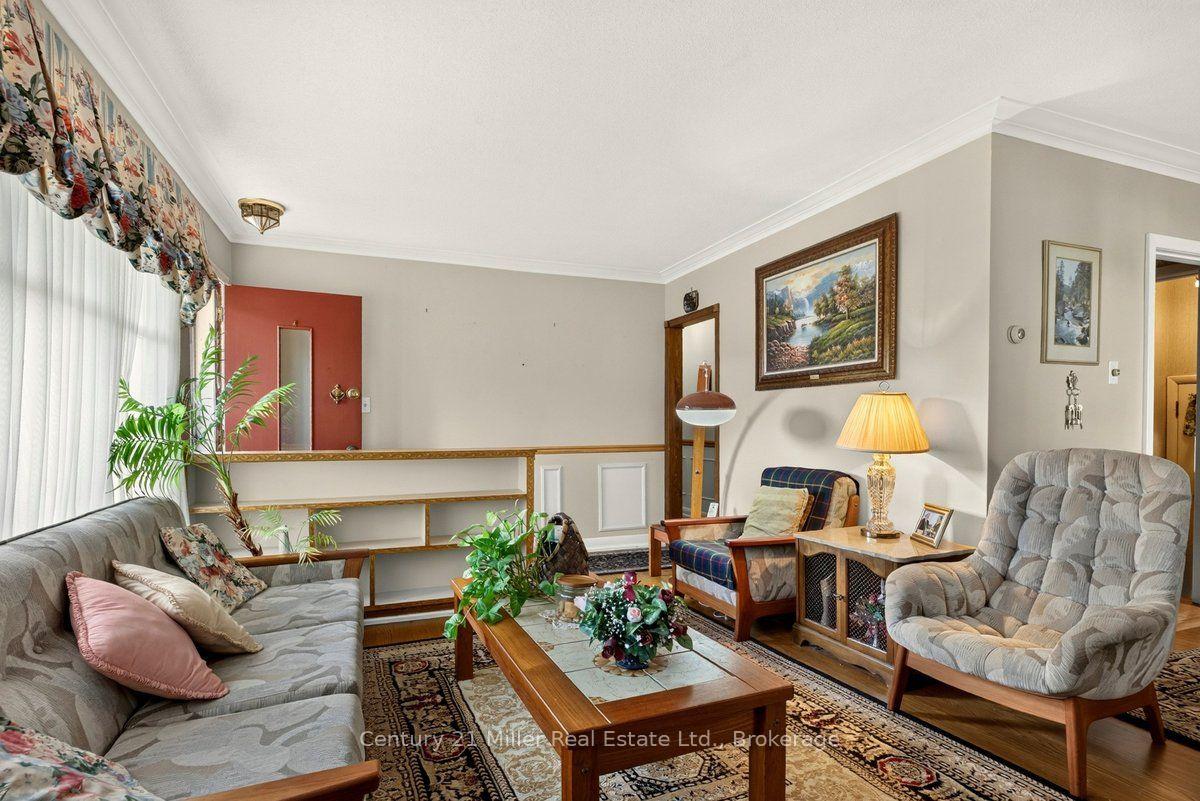 Photo 6 of 2013 Deramore Drive, Oakville, Ford — HOMEH