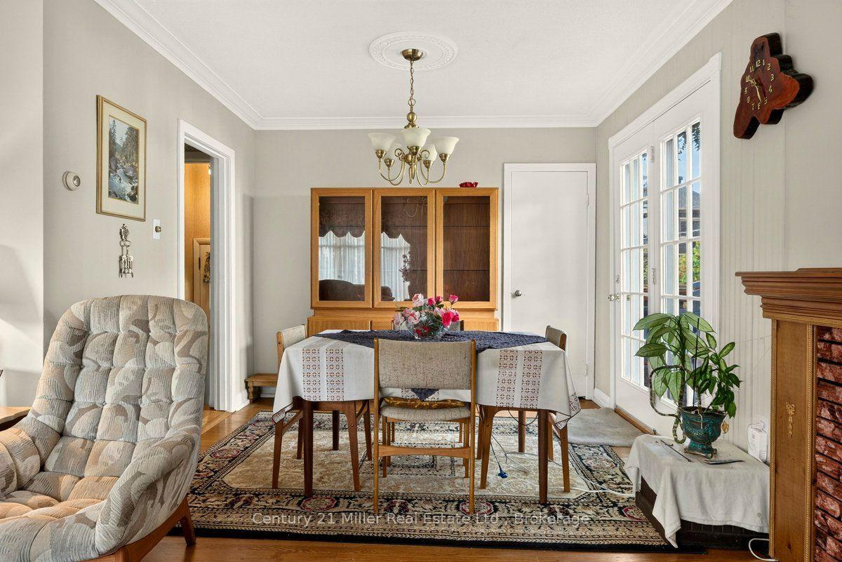 Photo 7 of 2013 Deramore Drive, Oakville, Ford — HOMEH
