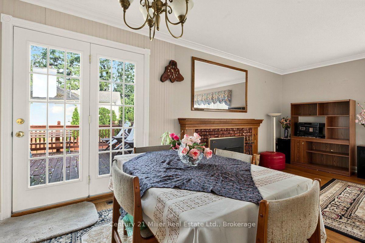 Photo 8 of 2013 Deramore Drive, Oakville, Ford — HOMEH