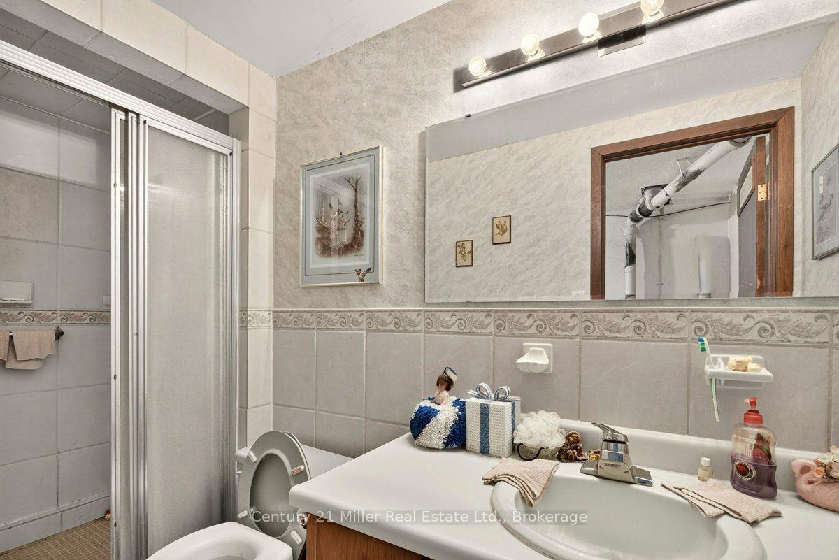 Photo 23 of 2013 Deramore Drive, Oakville, Ford — HOMEH
