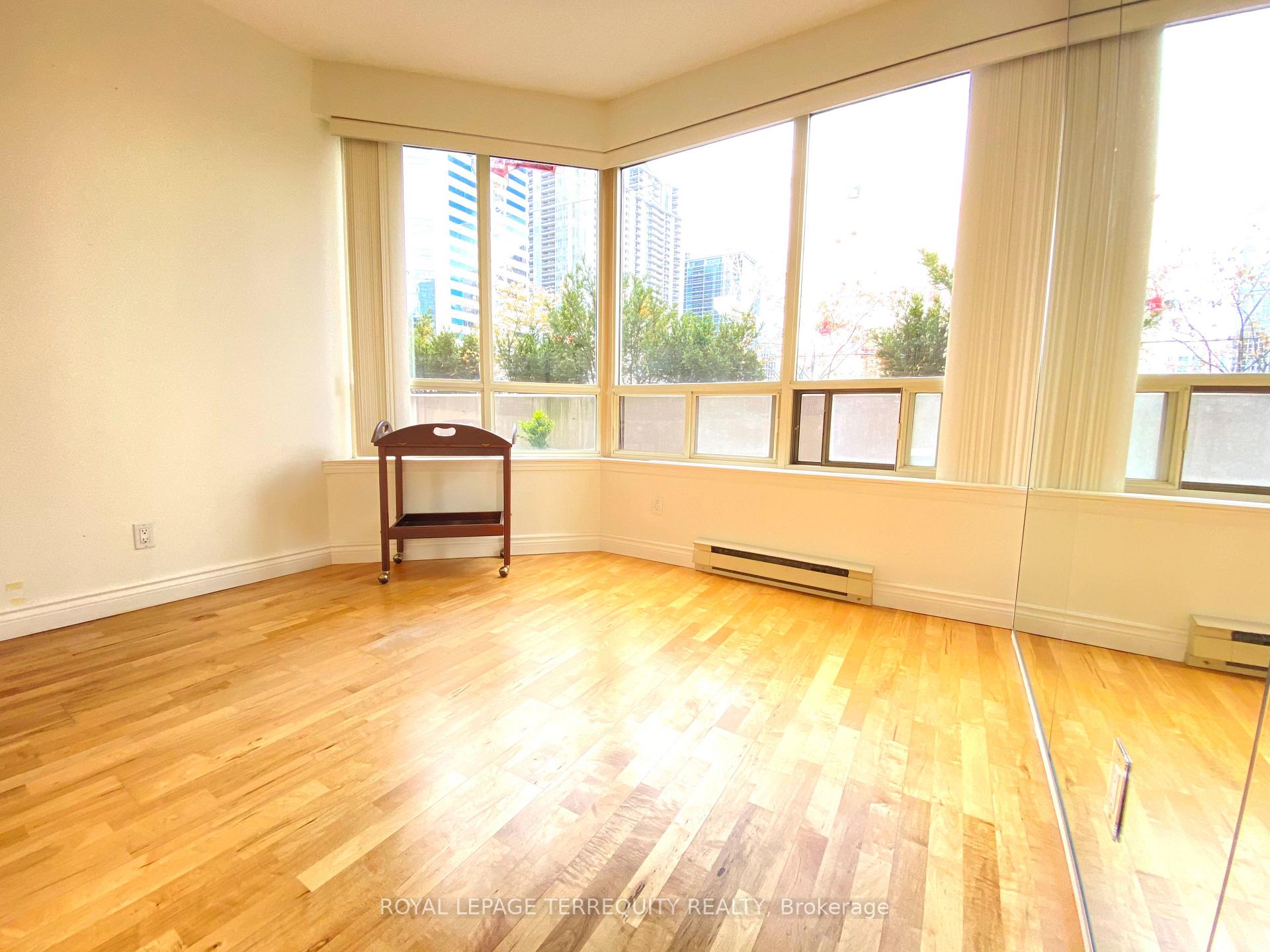 Photo 6 of Unit 201, 30 Greenfield Avenue, North York, Willowdale East — HOMEH