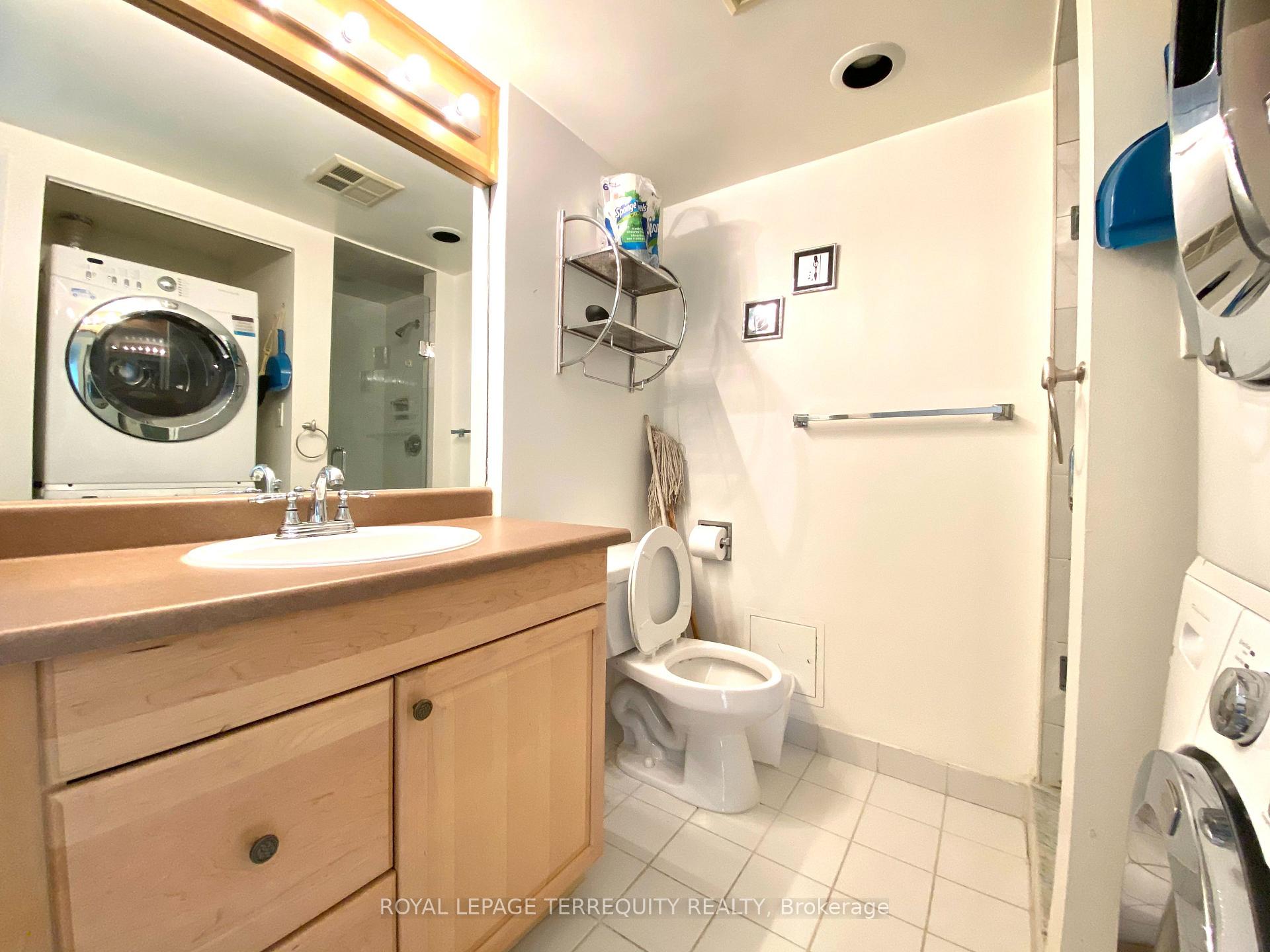 Photo 10 of Unit 201, 30 Greenfield Avenue, North York, Willowdale East — HOMEH