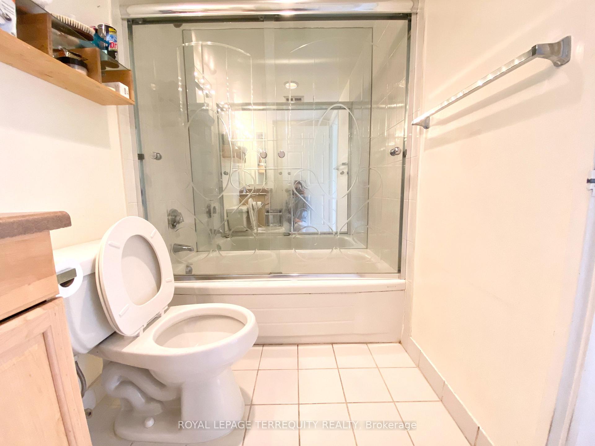 Photo 30 of Unit 201, 30 Greenfield Avenue, North York, Willowdale East — HOMEH