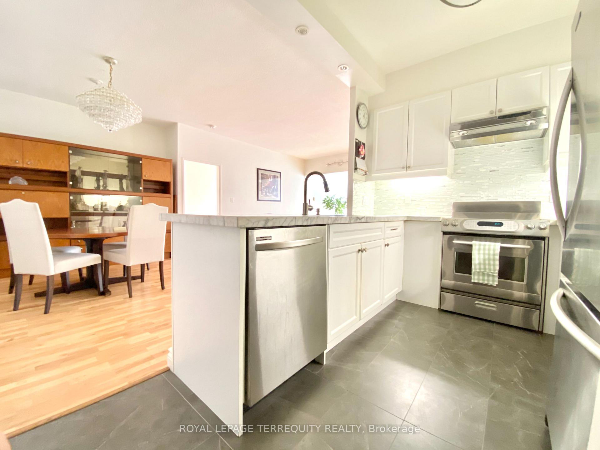 Photo 38 of Unit 201, 30 Greenfield Avenue, North York, Willowdale East — HOMEH