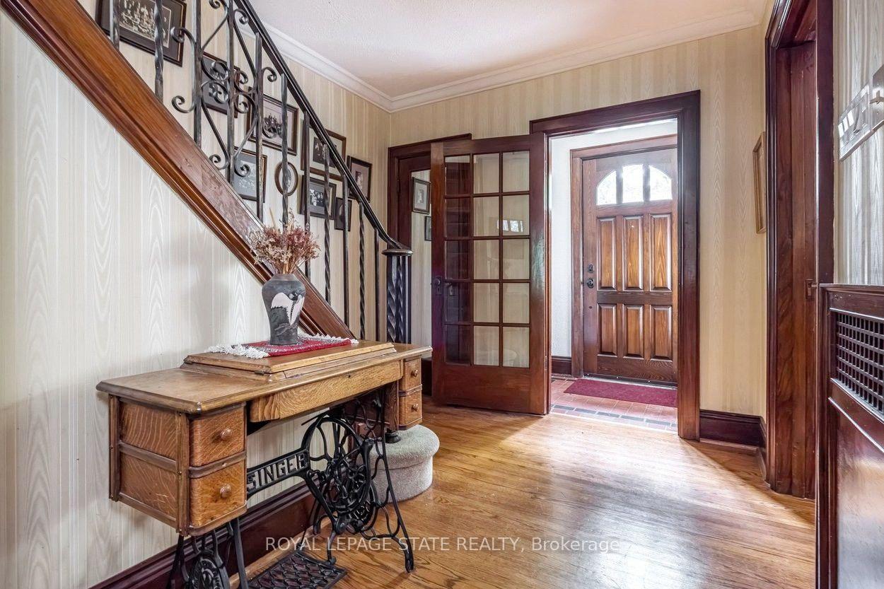 Photo 6 of 18 Forsyth Avenue N, Hamilton, Westdale — HOMEH