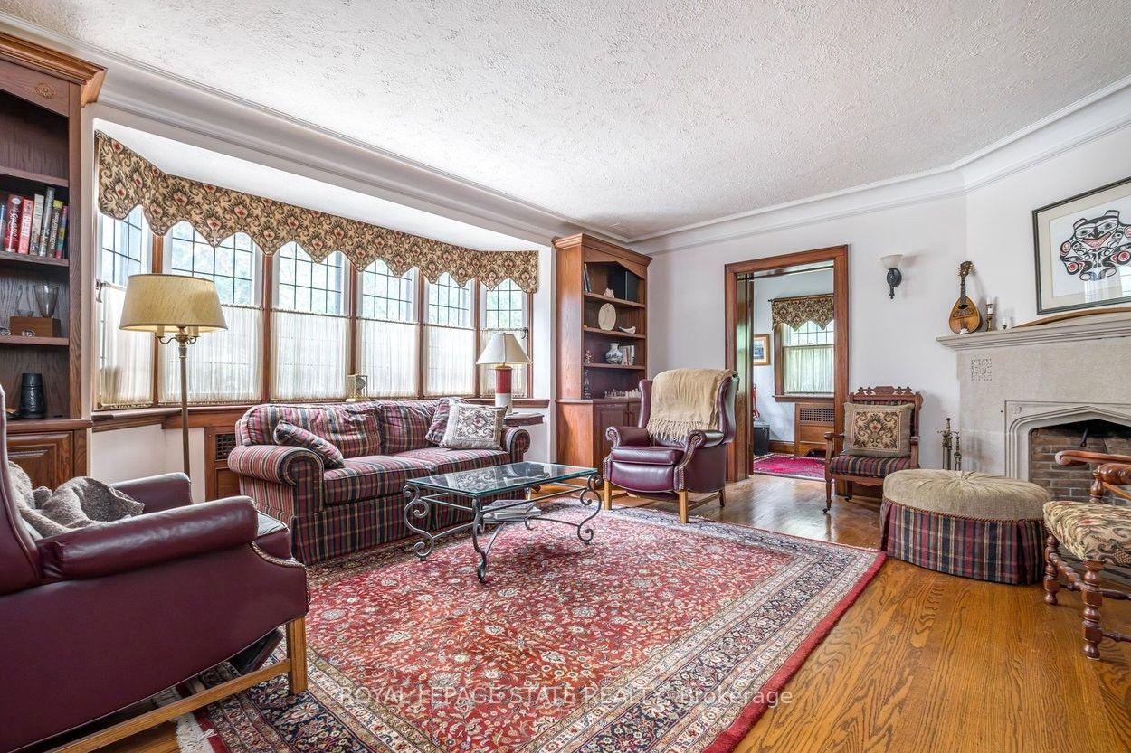 Photo 8 of 18 Forsyth Avenue N, Hamilton, Westdale — HOMEH